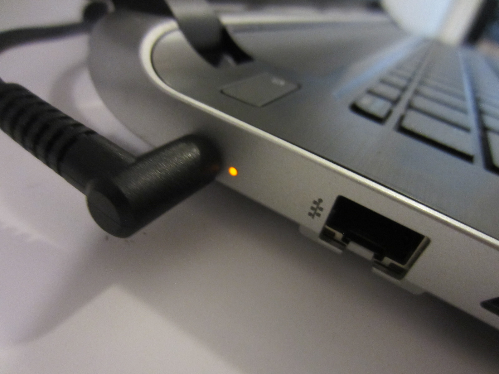 HP Pavilion 14-V038CA 14.0″ Intel N3530 2.16GHz BeatsAudio (AS-IS) Parts Repair