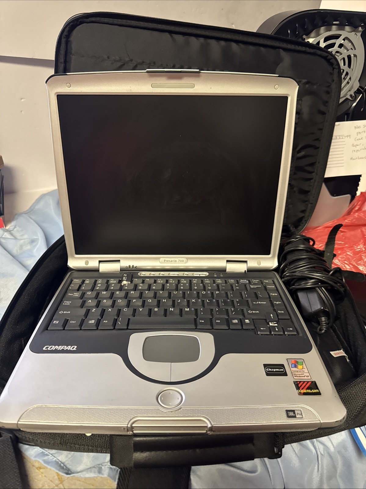 COMPAQ PRESARIO 700 14,1″ AMD DURON 600 MHz 400 MB RAM 20GB HDD WINDOWS XP !!