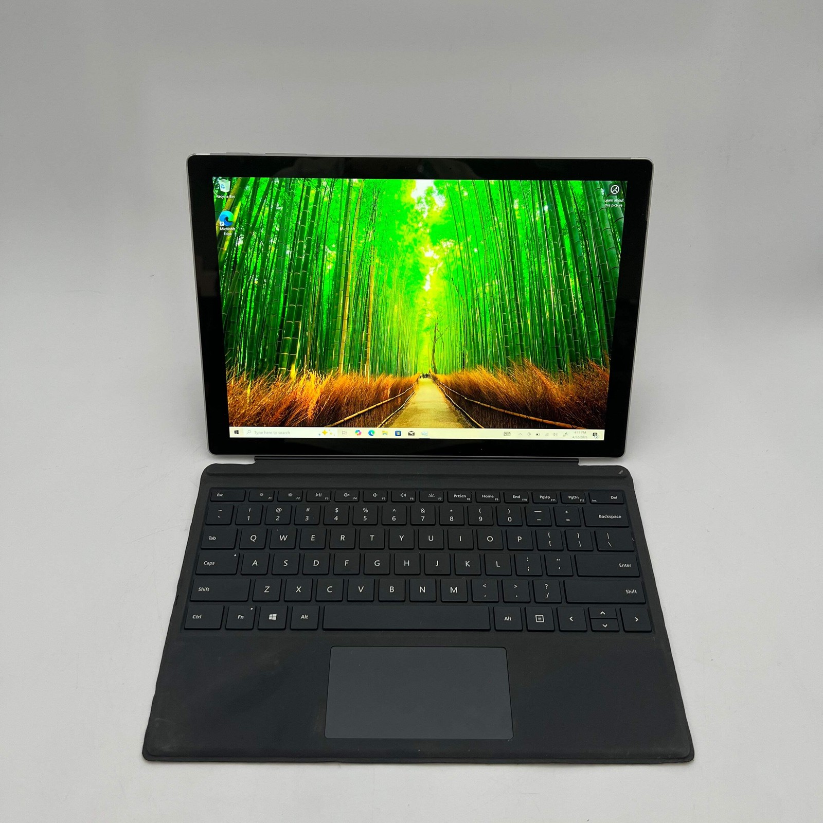 Microsoft Surface Pro 1796 | Intel Core M3-7Y30 | 4GB RAM | 128GB Silver Used