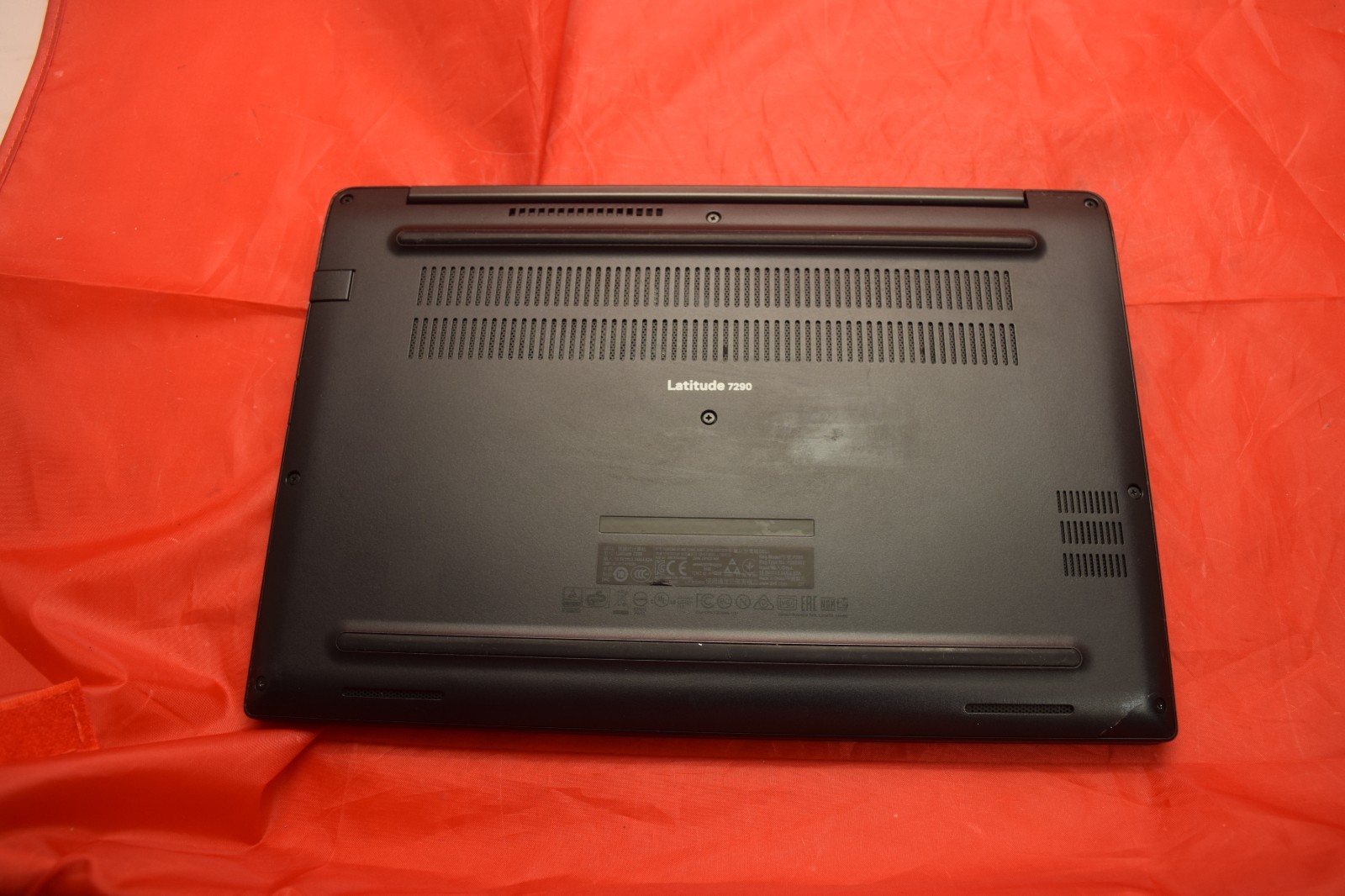 Dell Latitude 7290 12.5″ i5 7300u 2.6GHz 256GB NVMe SSD 8GB Windows 11 Pro