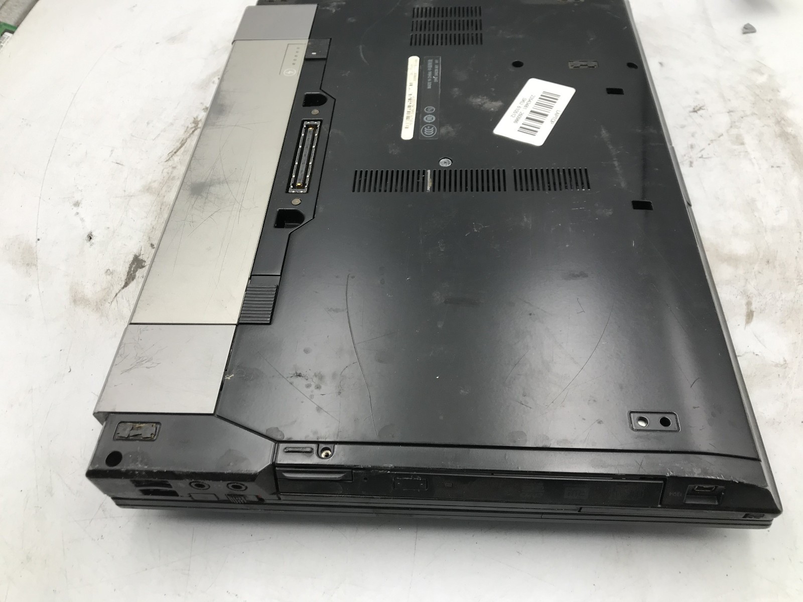 DELL LATITUDE E6400 – BOOTS TO BIOS – INTEL 2 DUO P8700 – 3GB RAM – READ DESC-BB