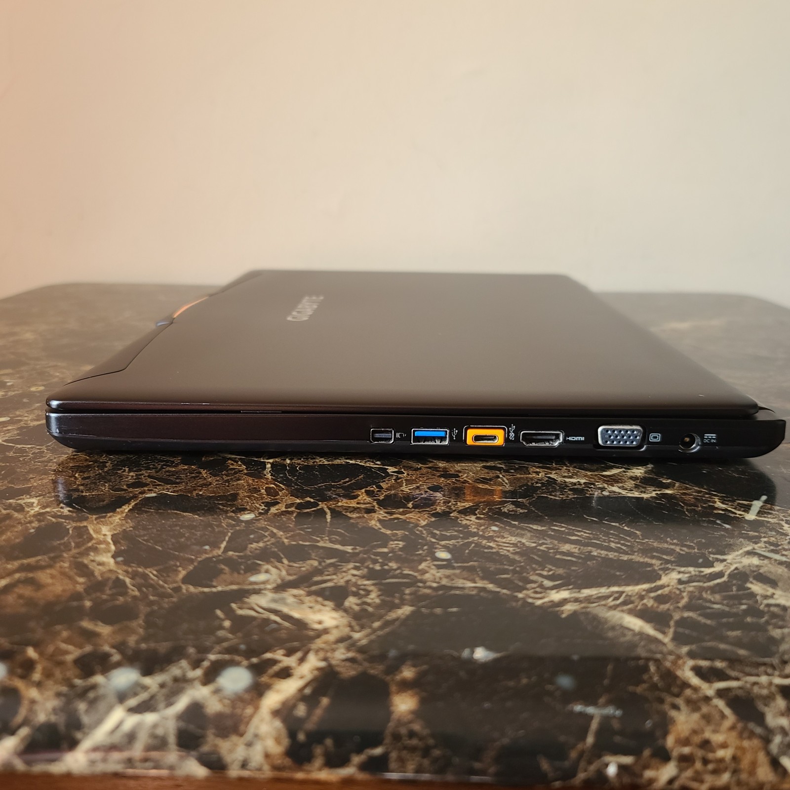 GIGABYTE P35X-V5 GAMING LAPTOP CORE i7-6700HQ 2.60GHz 8GB RAM GTX 980M 62GB SSD