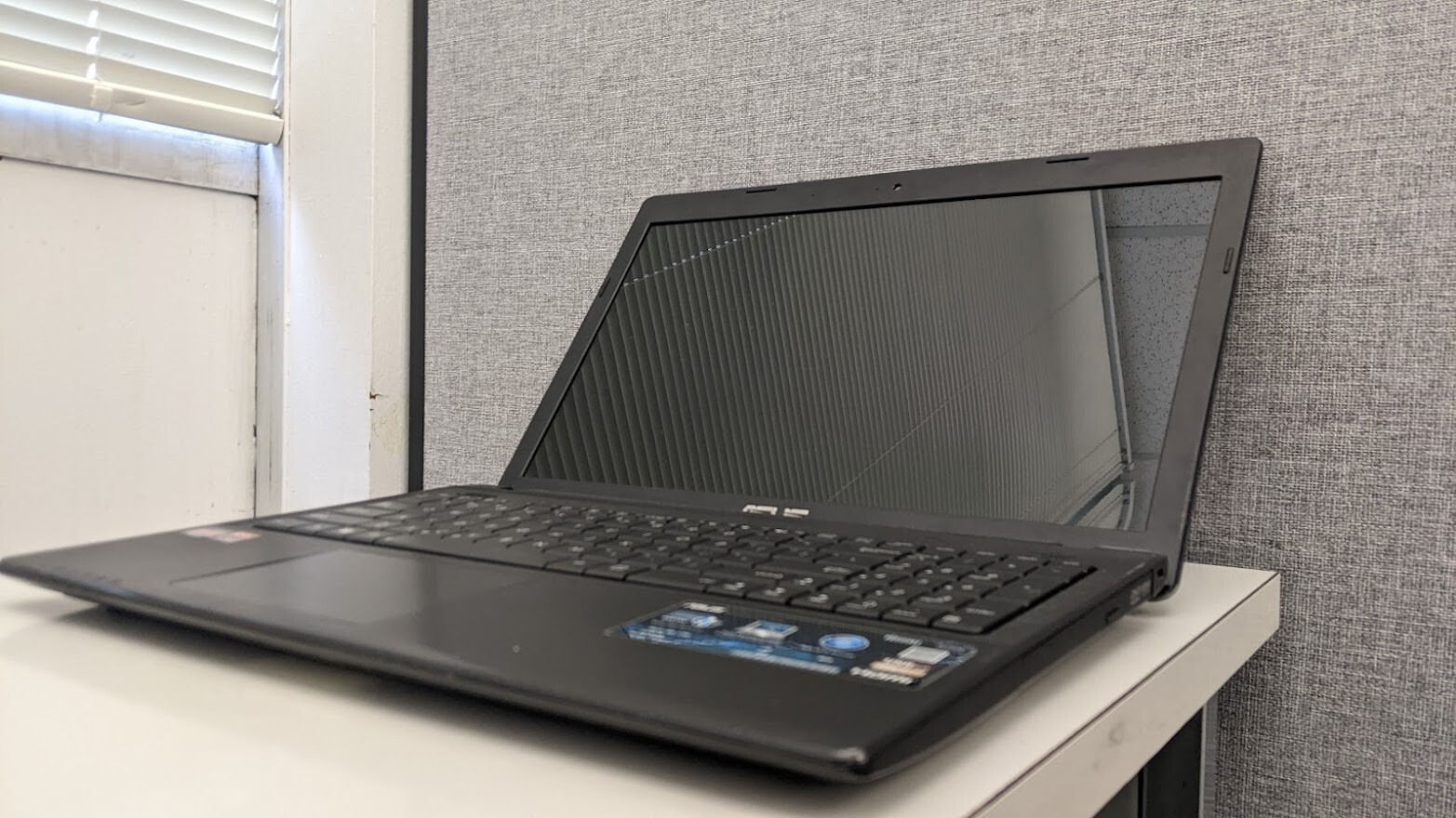 ASUS R503U LAPTOP WINDOWS 10-AMD DUAL CORE C-60 1.0GHZ RAM-4GB HDD-207GB