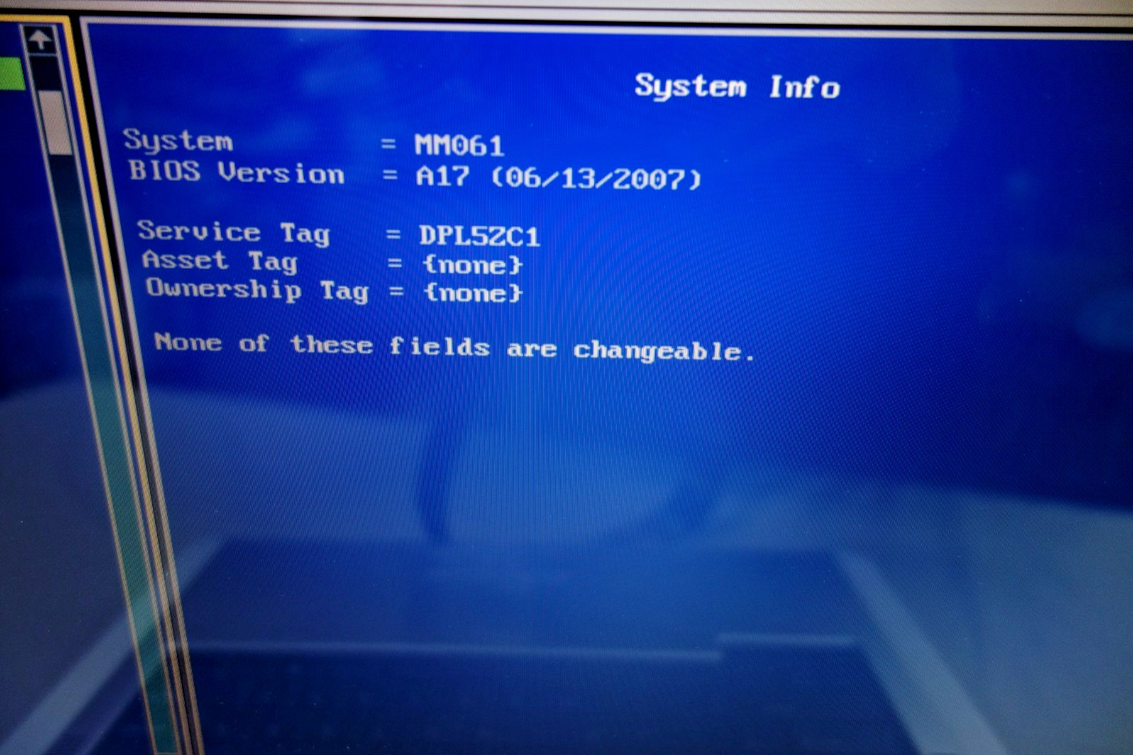 Inspiron 6400 15.4in Core 2 Duo 2 GHz 6G ram no HDD no charger for parts repair