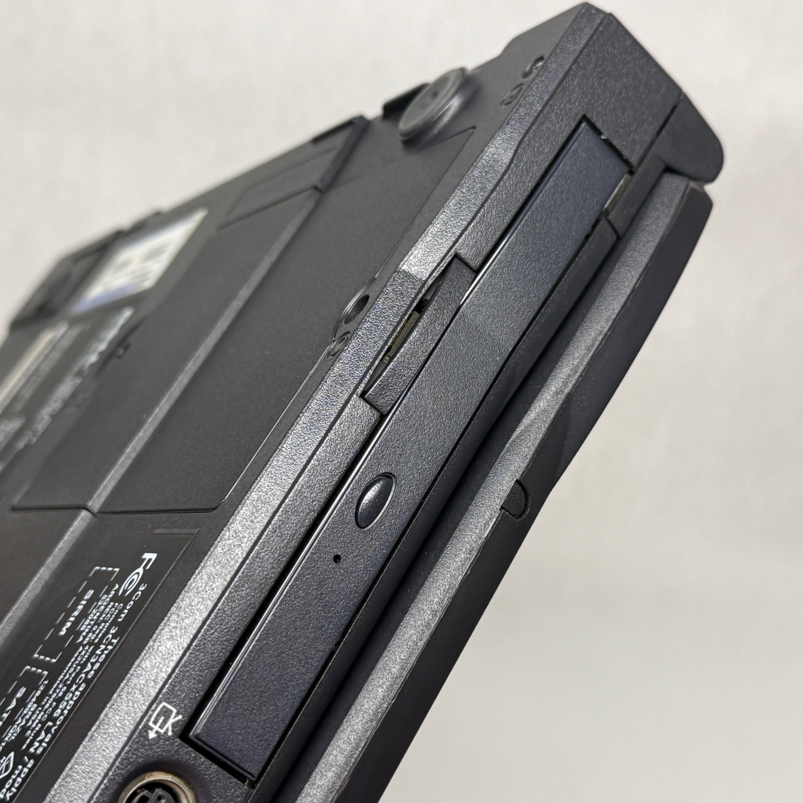 Dell Latitude C810 PP01X Laptop – NO HARD DRIVE / SOLD AS-IS FOR PARTS OR REPAIR