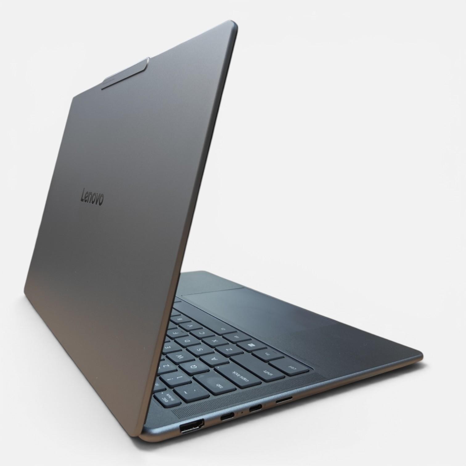 Lenovo Slim 7i Aura 14″ OLED Touch Ultra 7 258V 32GB RAM 1TB SSD W11 Home