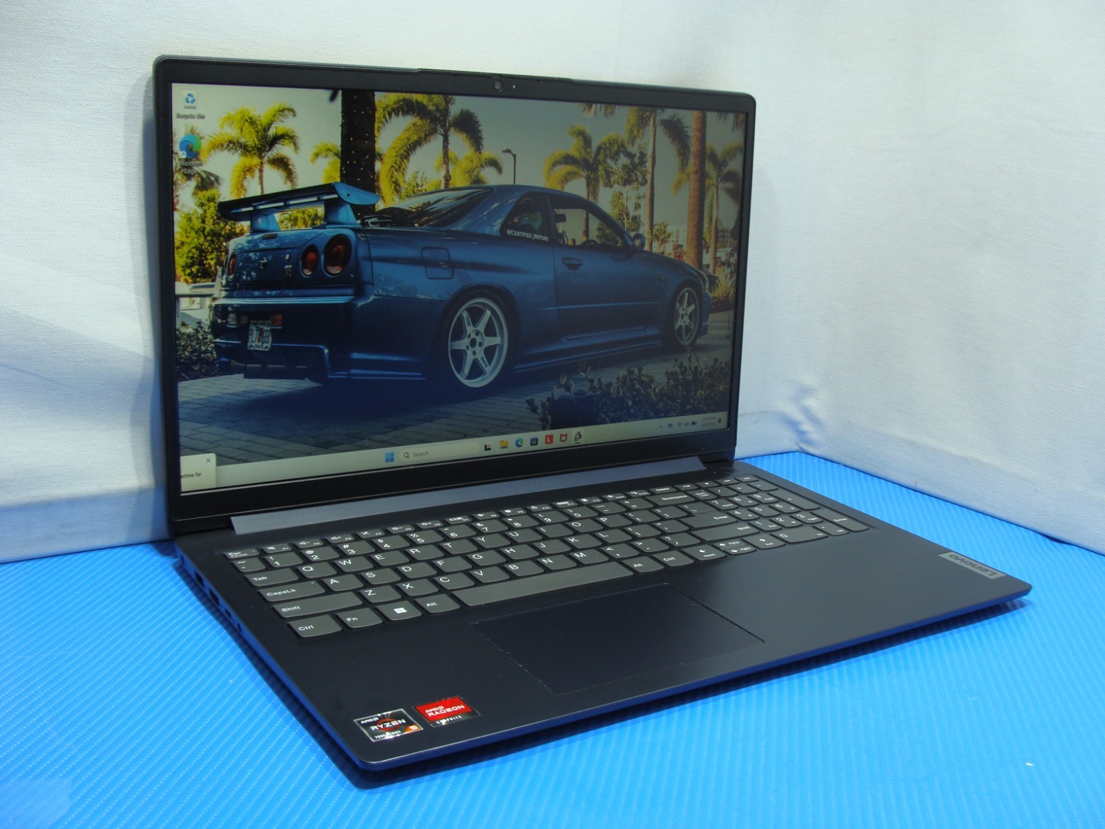 Lenovo IdeaPad 1 15AMN7 15.6″ FHD TOUCH Ryzen 5 7520U 2.8Ghz 8GB 256GB Win11Home