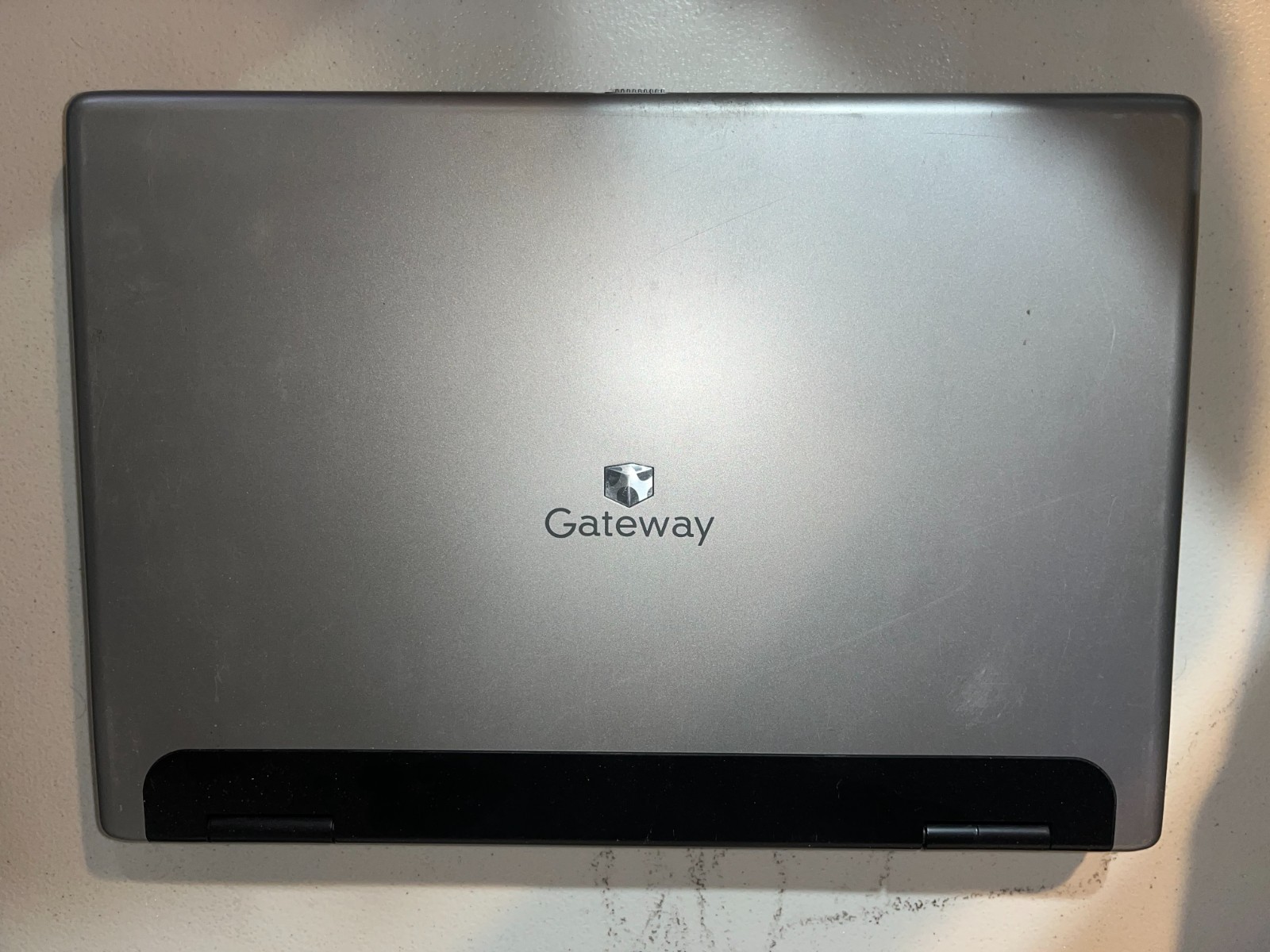 Gateway Laptop 2GB Ram PA6 M685E Intel Core Duo T2500 @ 2.00GHz