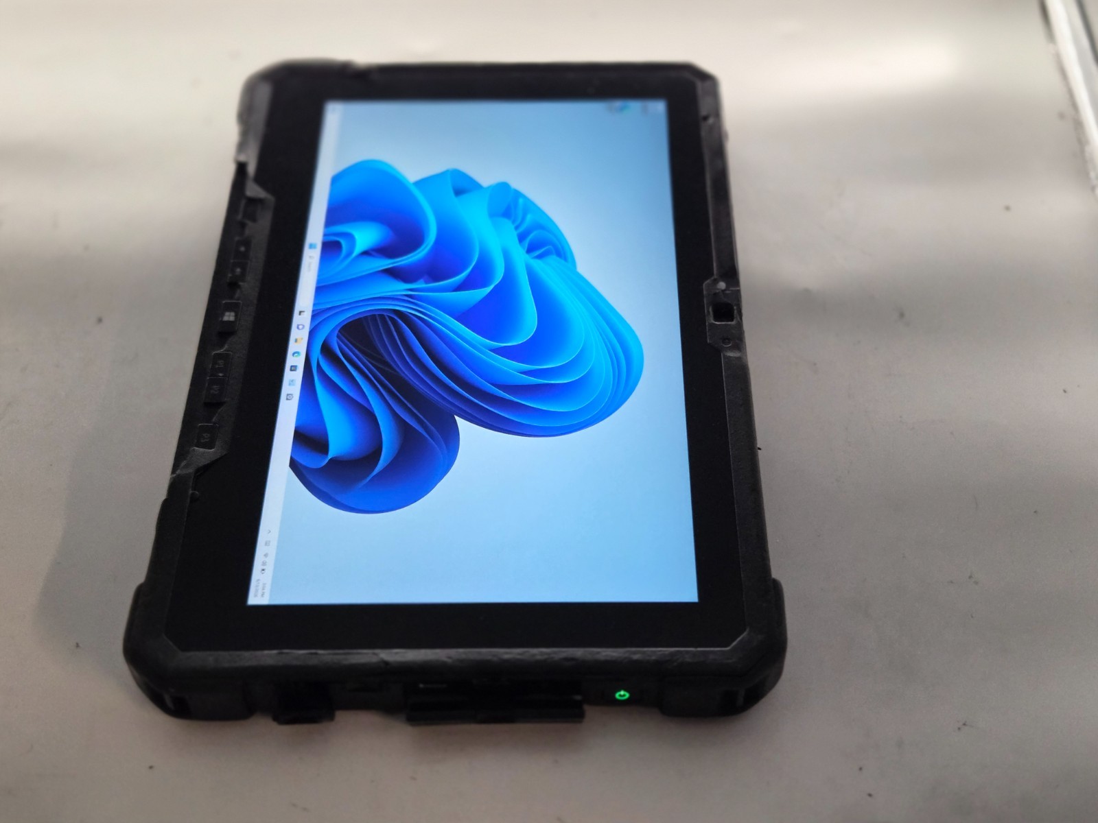 Latitud7212 Rugged w/2 Batteries.i5-8350U8GB.128GB M.2.11.6″FHD Touch.W11
