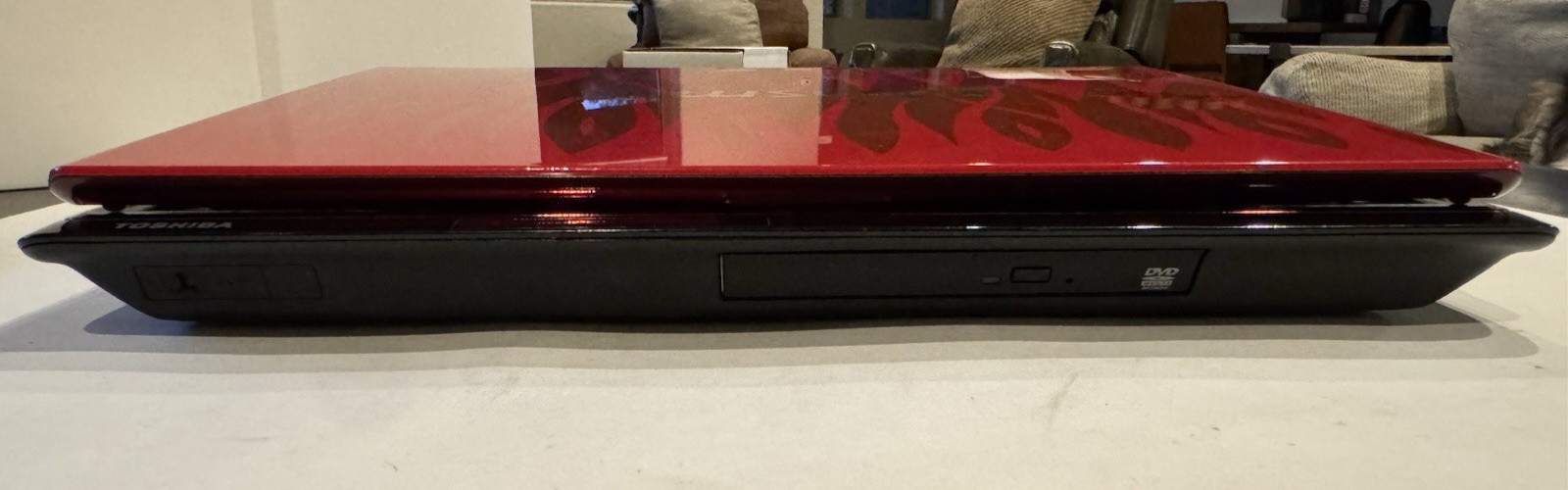 17.1″ TOSHIBA Qosmio X305-Q701 2GHz C2D 8GB 9700M GTS 128GB SSD Gaming Laptop