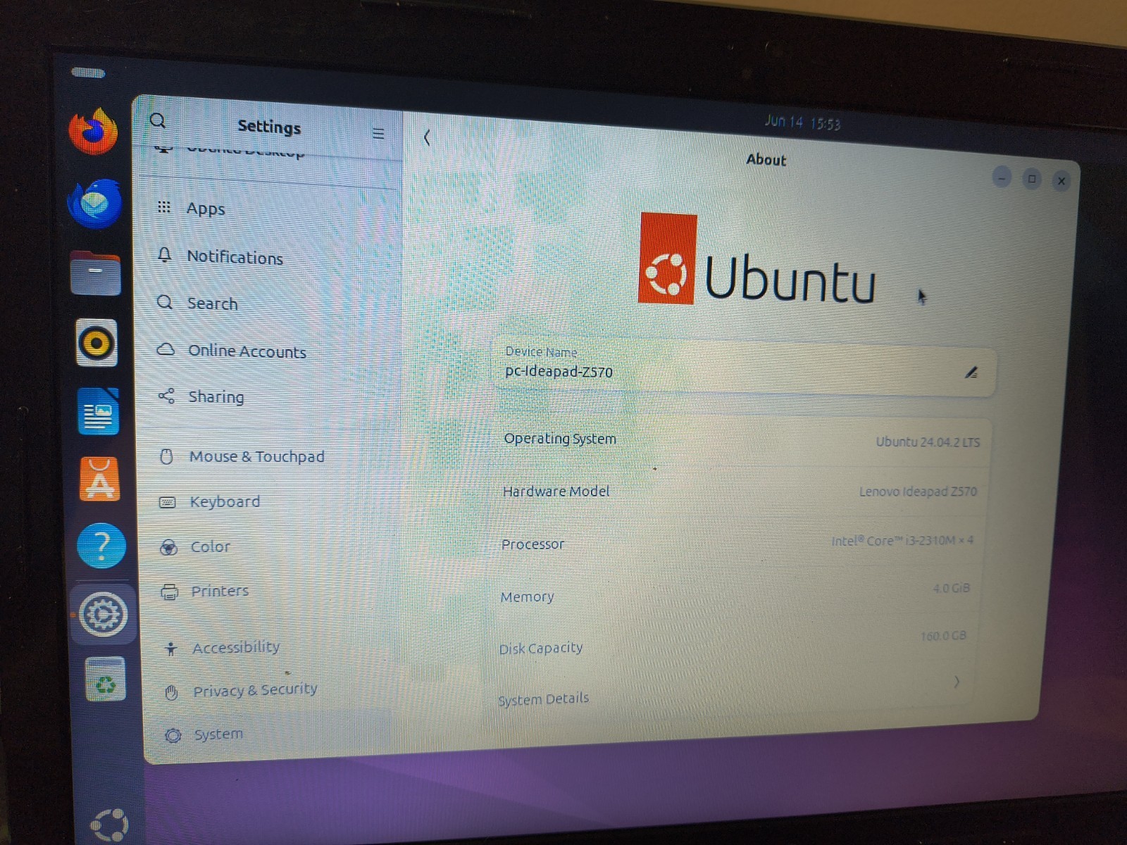 Lenovo IdeaPad Z570 i3-2310M 4GB 160GB HDD DVDRW Ubuntu