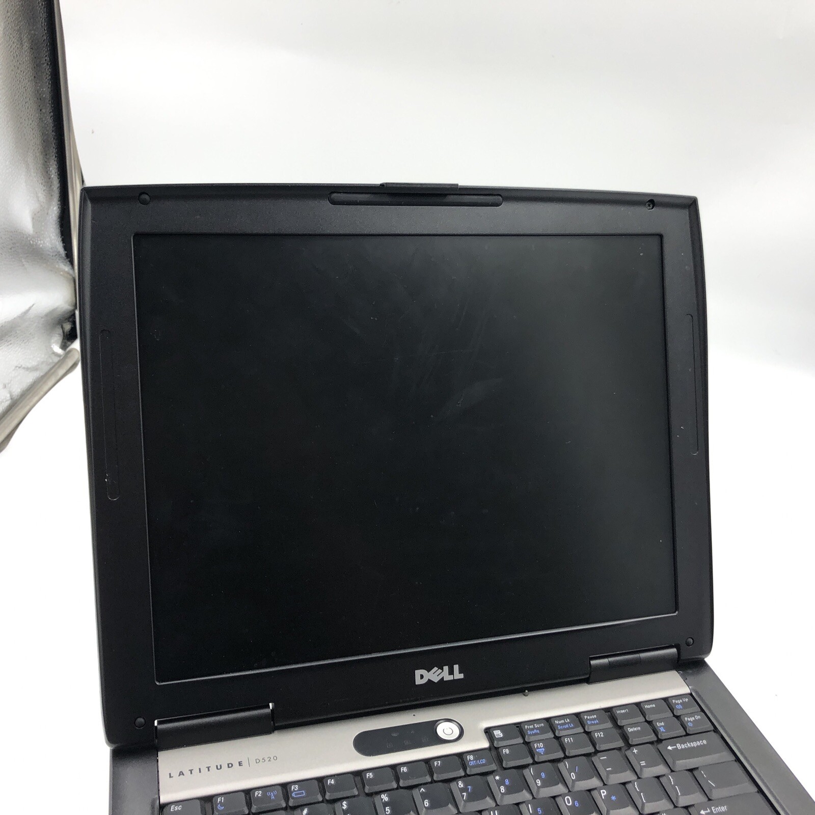 Dell Latitude D520 Laptop Intel Core 2 Duo 1.66 1GB NO HDD/OS Bad Battery (PART)