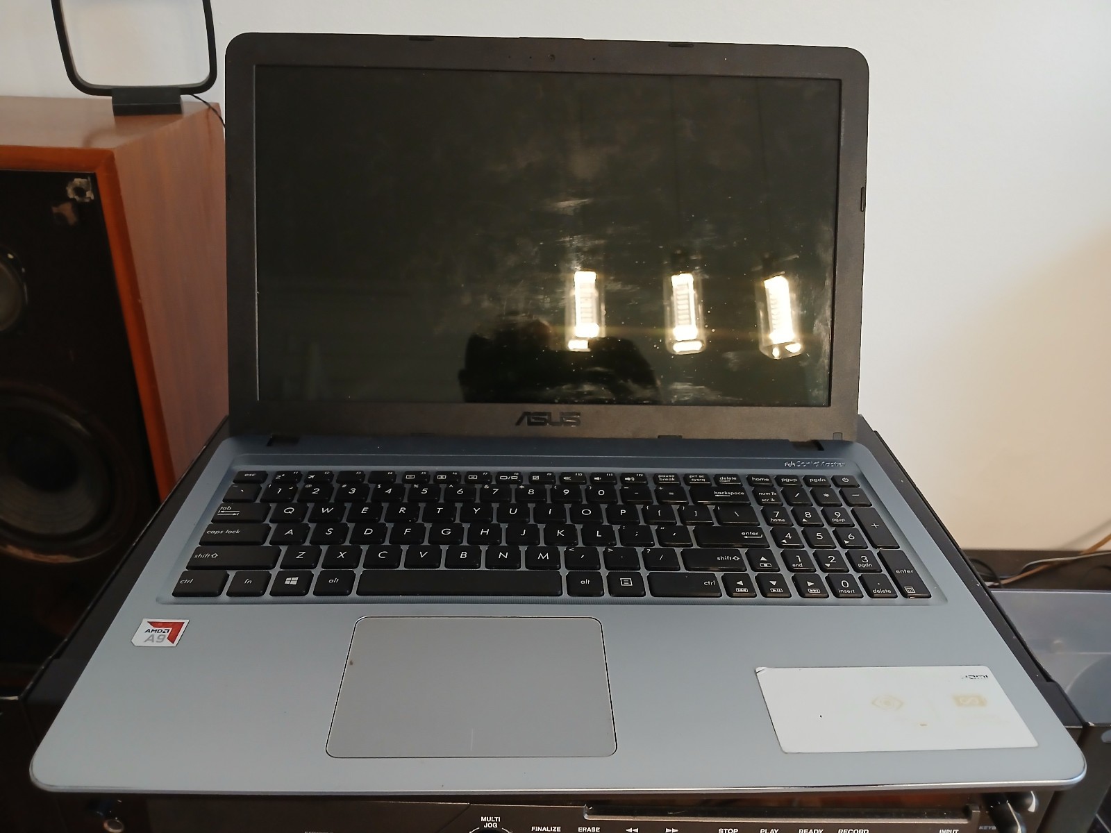 ASUS X540B – Please see picture for full details