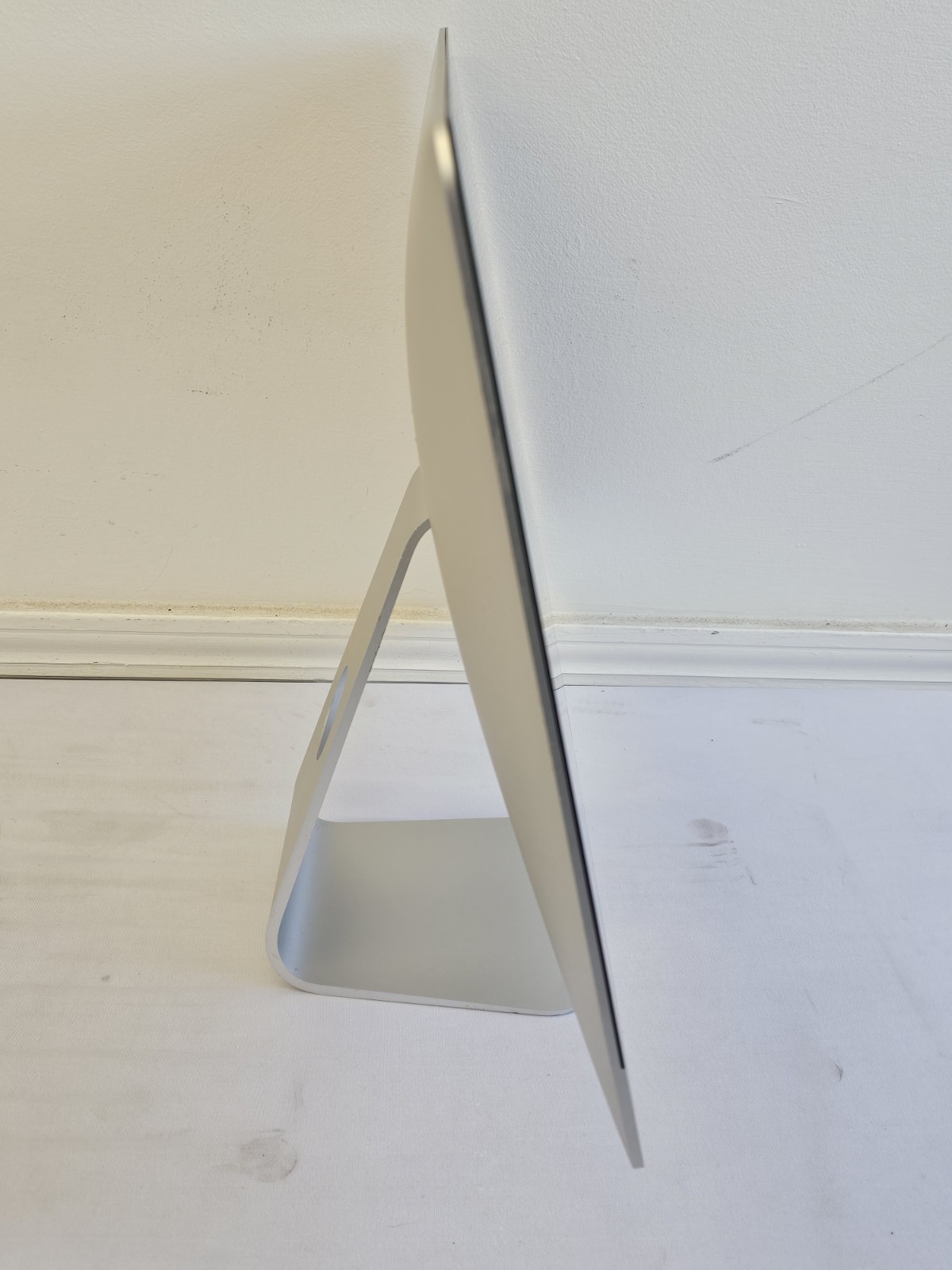Apple iMac A1418 All-In-One Intel i5 – 8GB RAM – 1TB – Mac OS Catalina