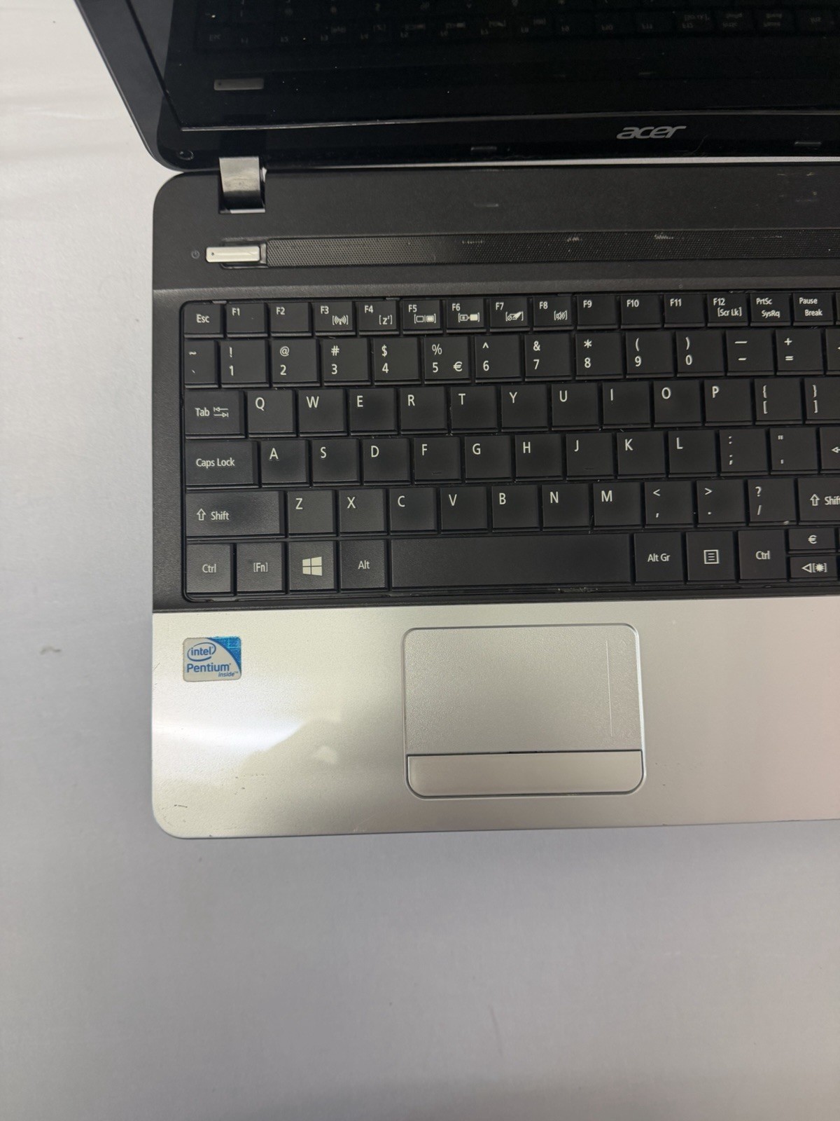 Acer Aspire E1-531-4682 Laptop – Good Screen – Intel Pentium B960 – Read Desc