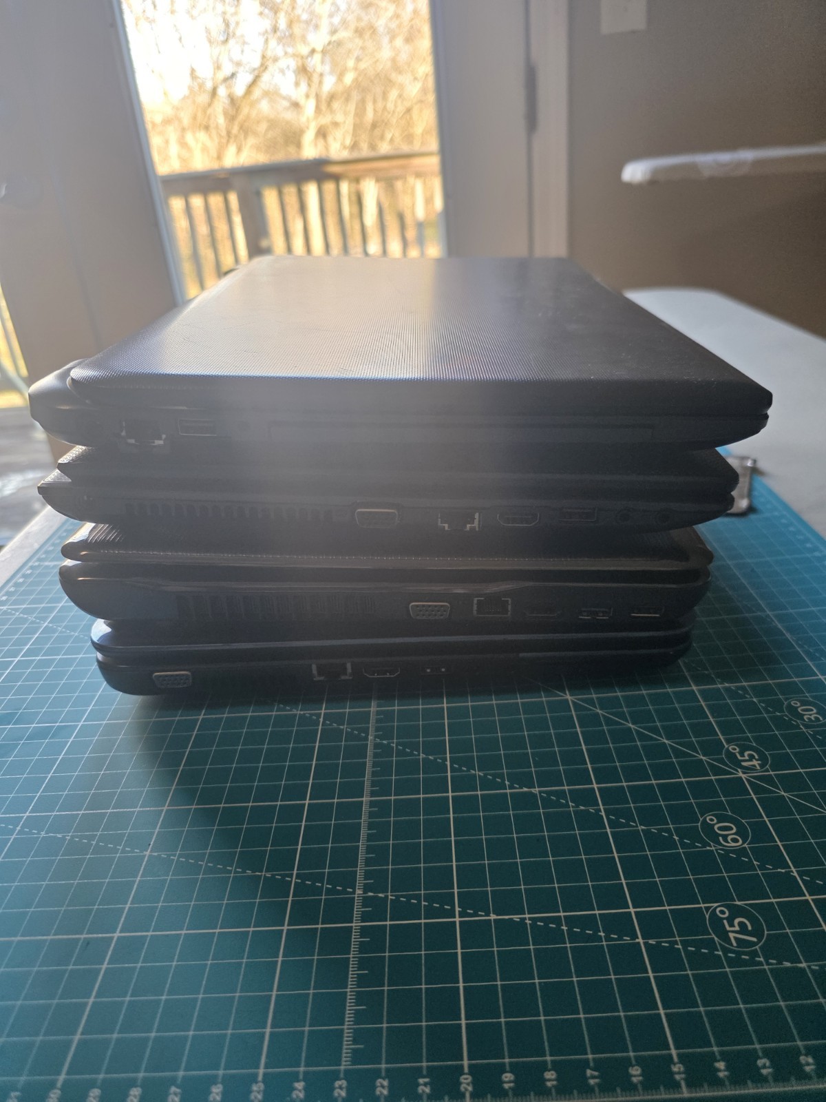 🔧 Lot of Broken Laptops – For Parts or Repair – Various Brands & Conditions