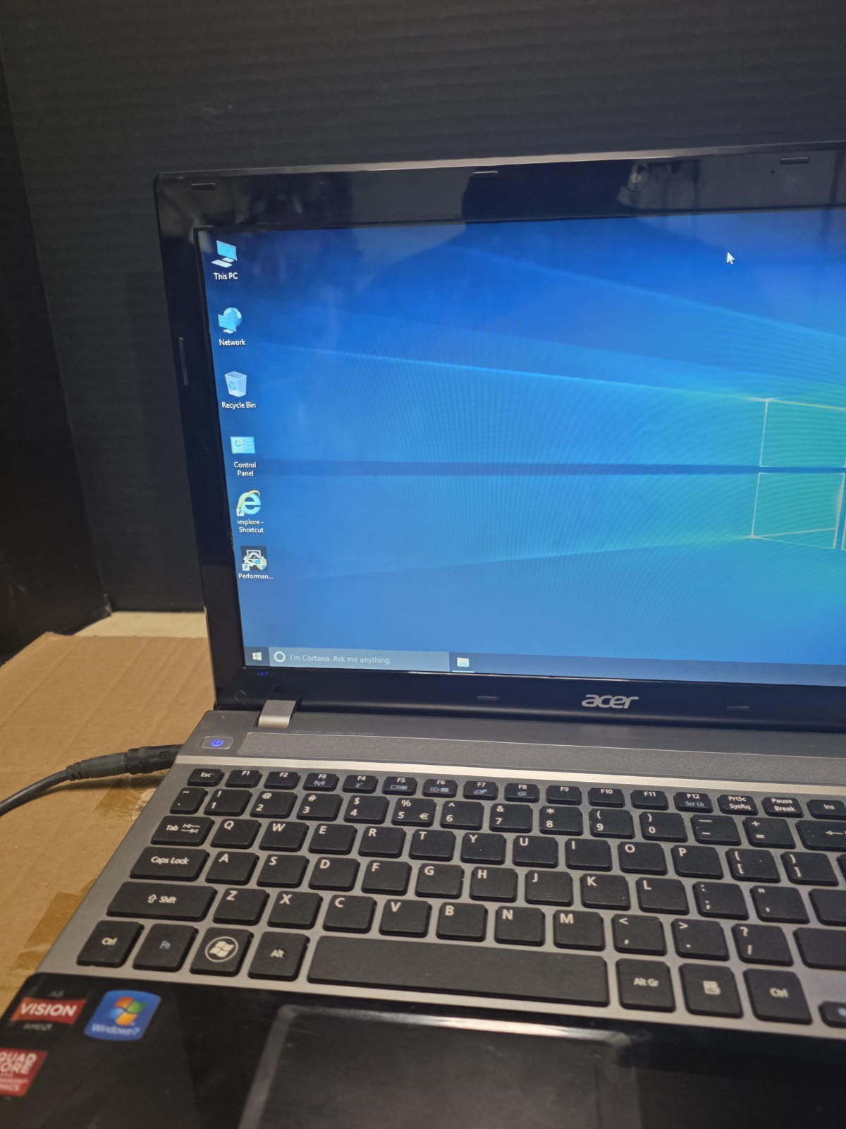 Aspire V3-551-8887 Laptop, Windows 10 AMD A8-4500M 4GB RAM 465GB HD NO BATTERY