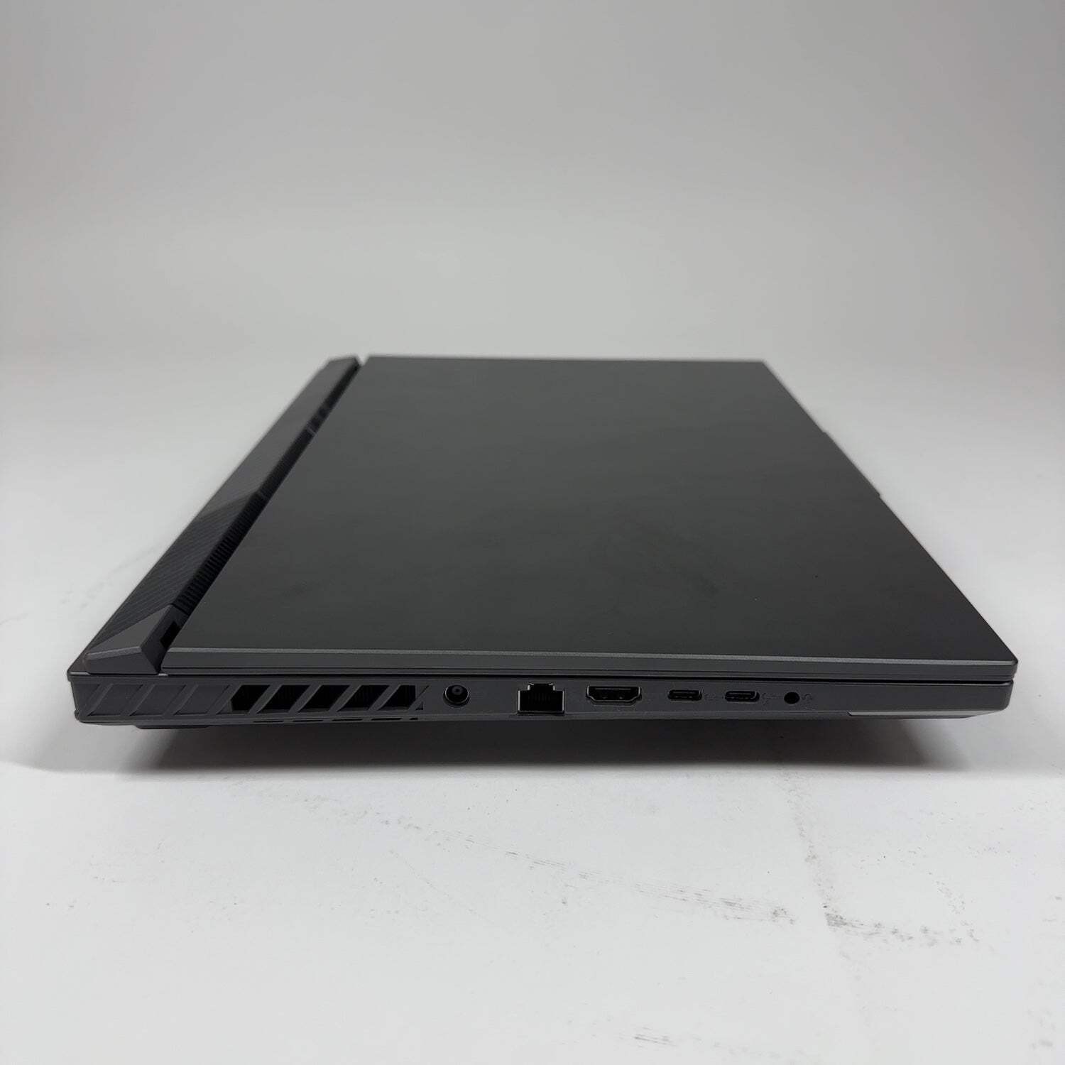 Asus ROG Strix G16 Ryzen 9 8940HX 2.4GHz 32GB RAM 1TB SSD GeForce RTX 5070 Ti