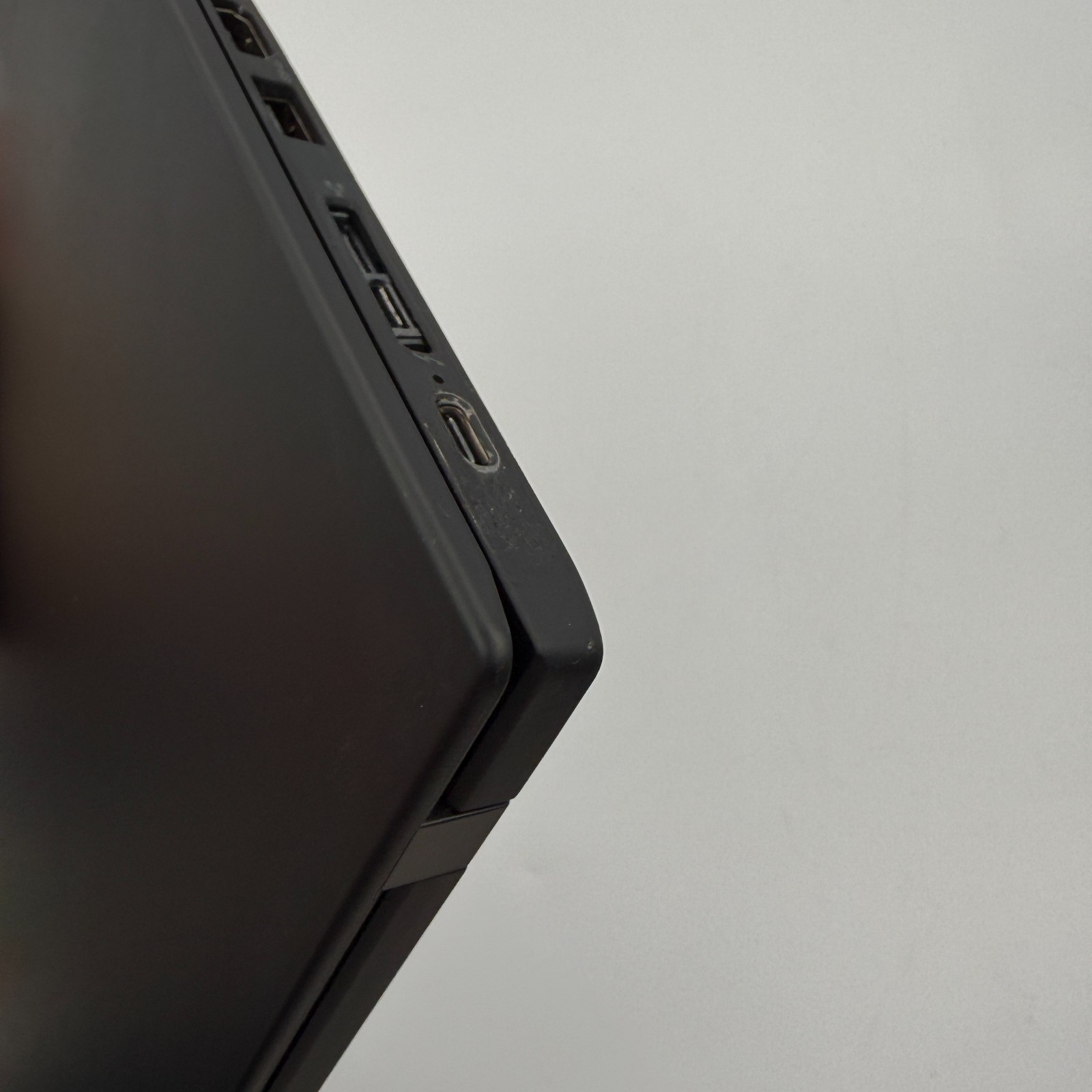 Lenovo ThinkPad X1 Carbon gen 8. i7 10510U 1.60GHz 16GB RAM 256GB SSD 14″ FHD
