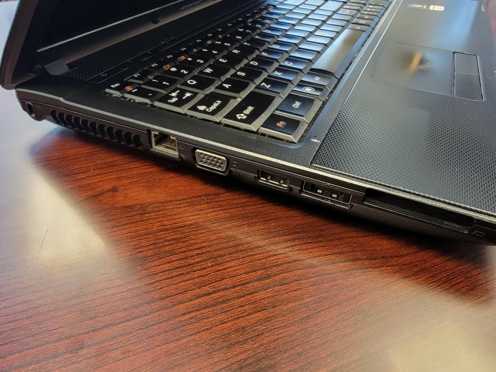 LENOVO G560 15.6″ INTEL PENTIUM P6100 2.0GHz 4GB RAM