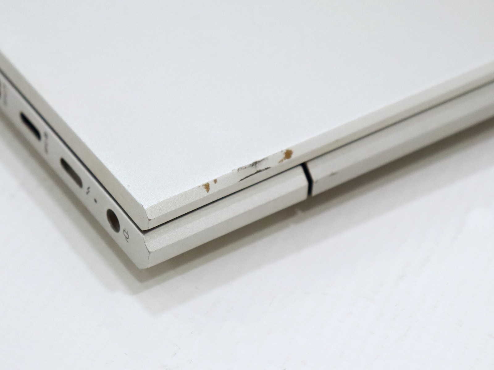 HP EliteBook 640 G10 Intel i7-1365U 16GB 2556GB NVMe Win 11 Pro (Silver)