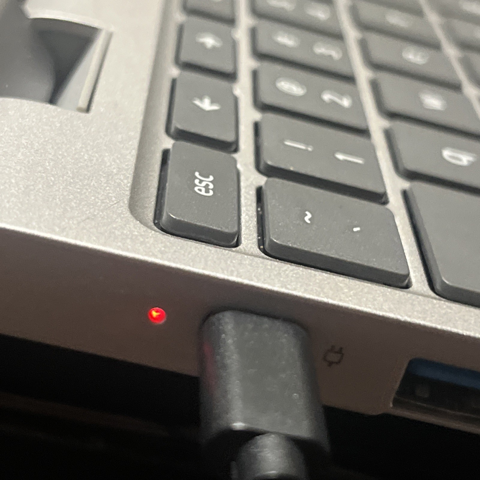 Lenovo Chromebook C340 11.6″ 2-in-1 Laptop – for parts / Repair