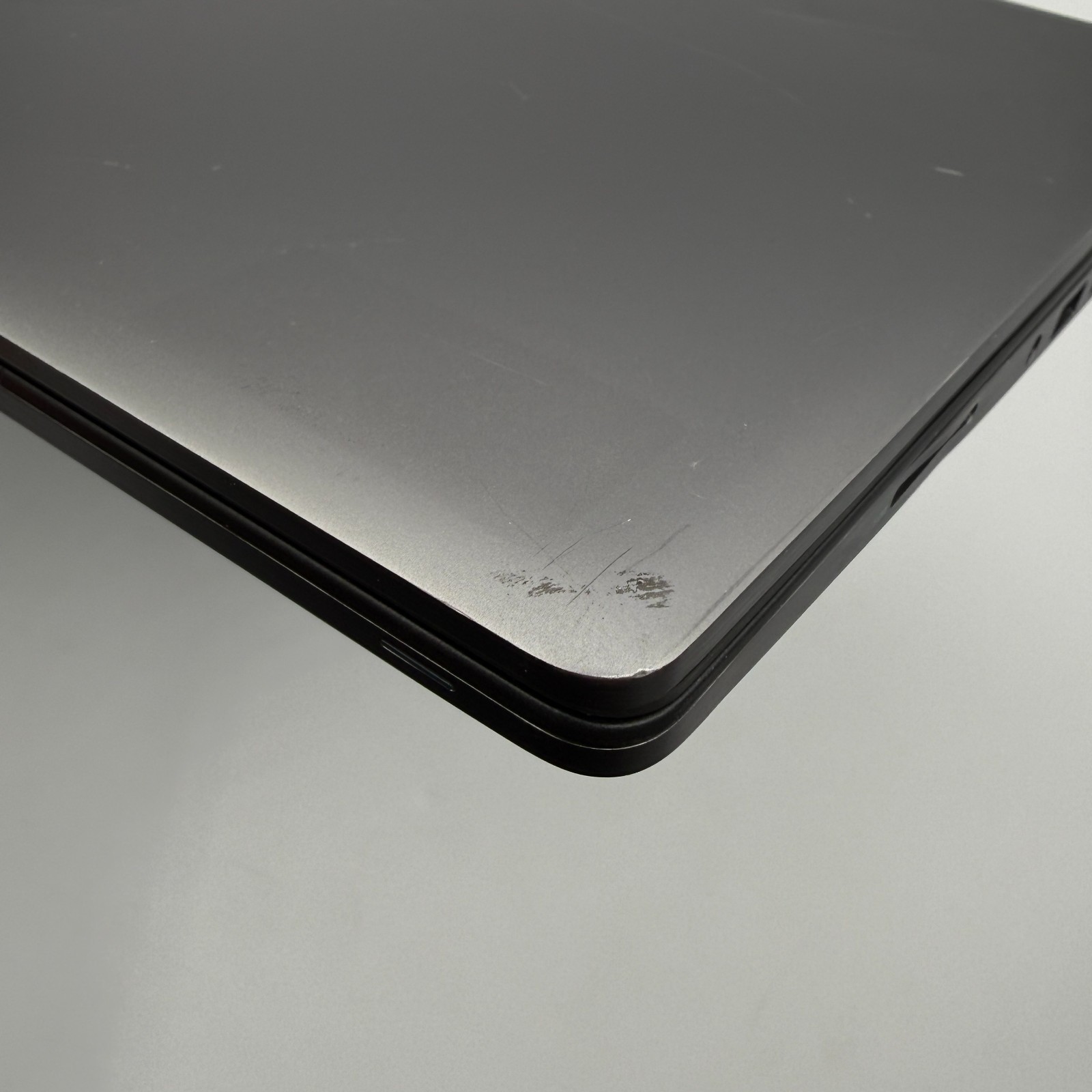 Dell Precision 7560 15.6″ i7-11850H 32GB RAM 512GB SSD NVIDIA T1200 Win 11 Pro