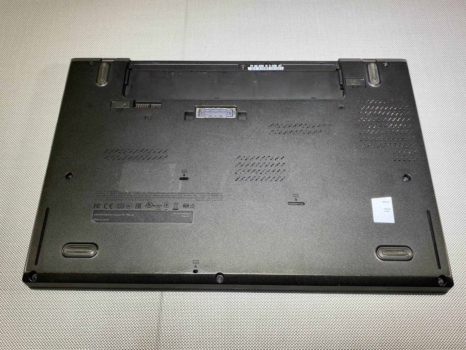 Lenovo ThinkPad T440s 14″ i5-4300U 8GB RAM – NO OS/SSD/BATT – BAD SCREEN -Boots!