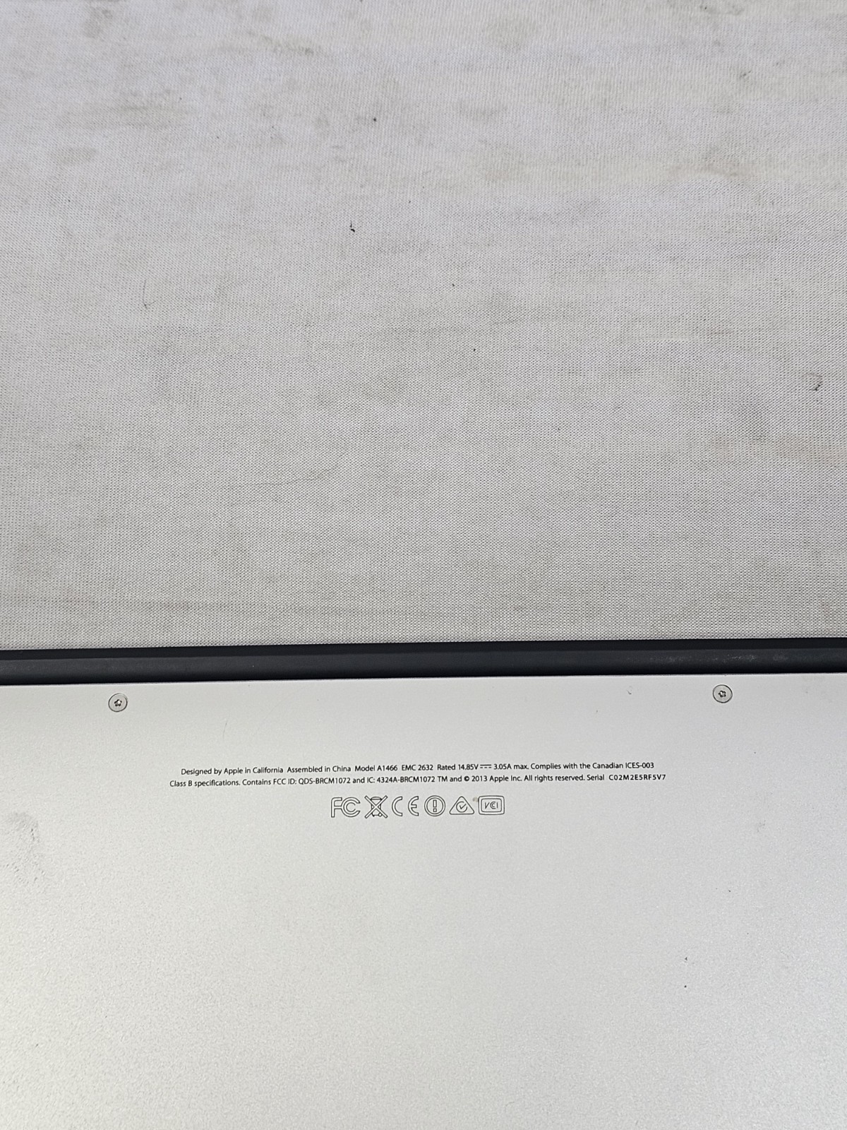 Apple MacBook Air A1466 Laptop – i5-4250u – 4GB RAM – 128GB SSD – NO OS – READ