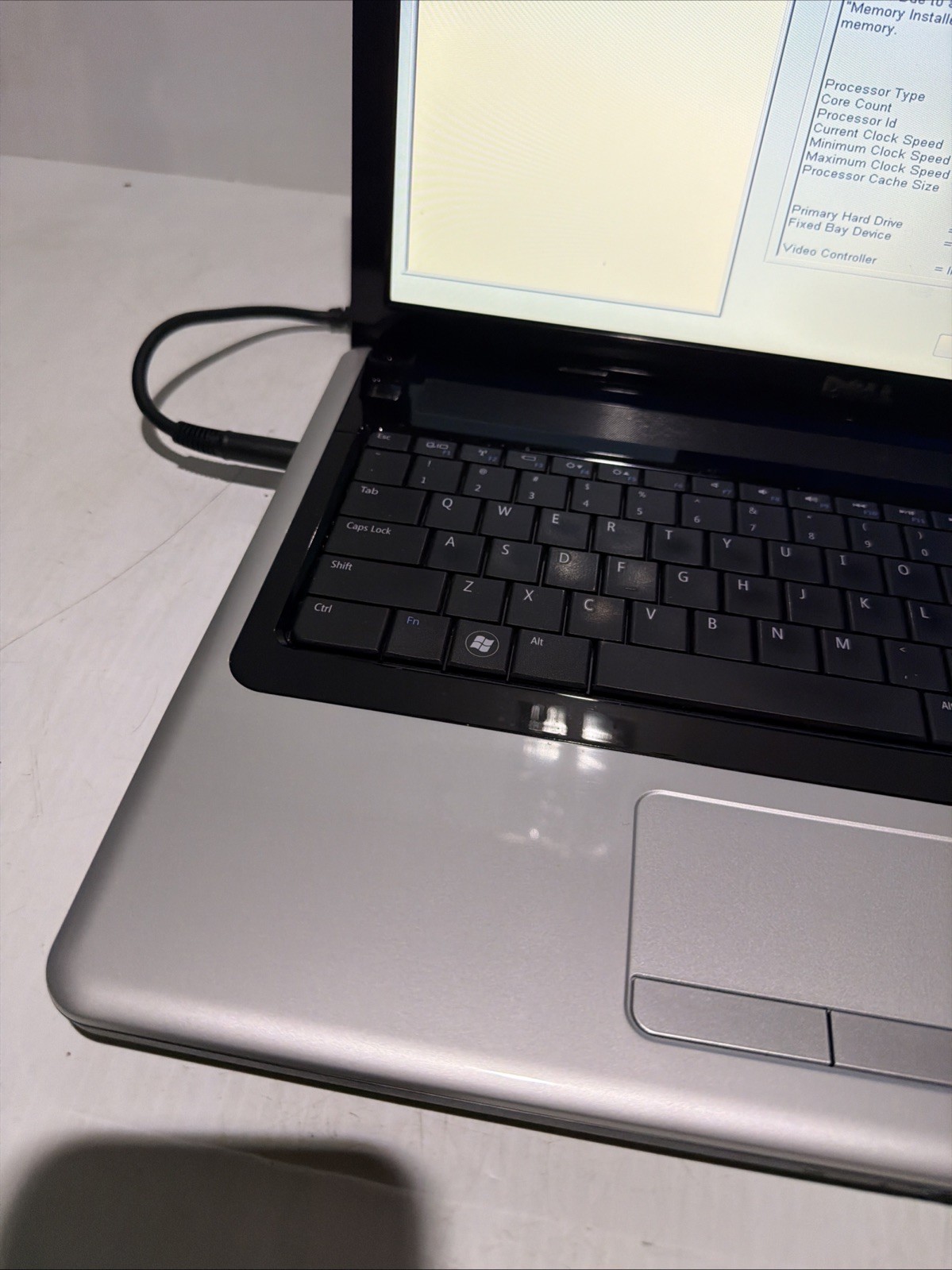 Dell Inspiron 1750 17″ Laptop Core 2 Duo T6600 2gb Ram NO Drives Boots Bios