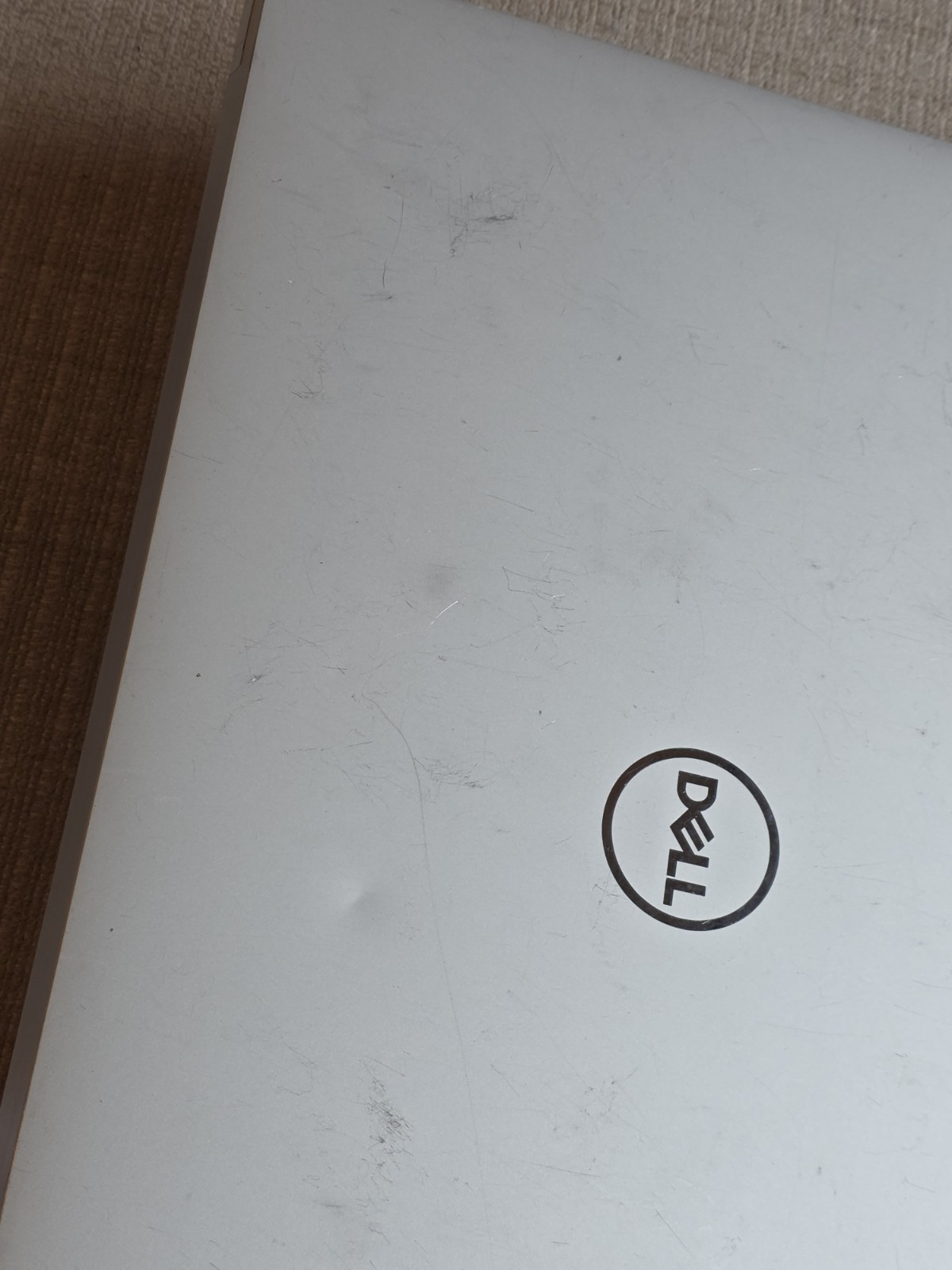 Dell XPS 15 9520 White 15.6″ 3.5K OLED Touch i7-12700H RTX 3050 8GB RAM 512G SSD