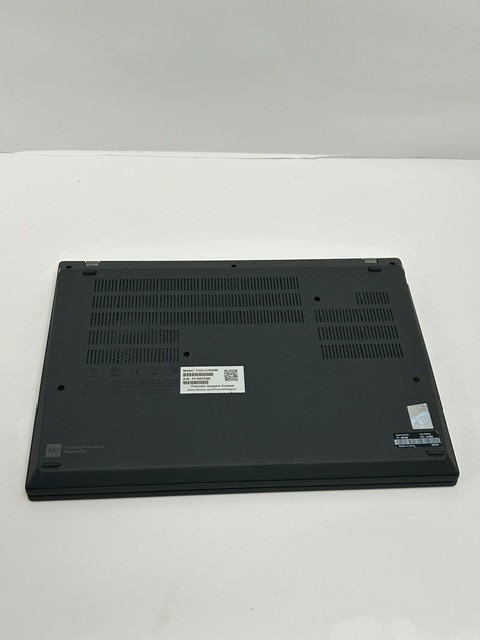 Lenovo ThinkPad P14 Gen 3 14″ Laptop 16 GB RAM 256 SSD Windows 11- Good
