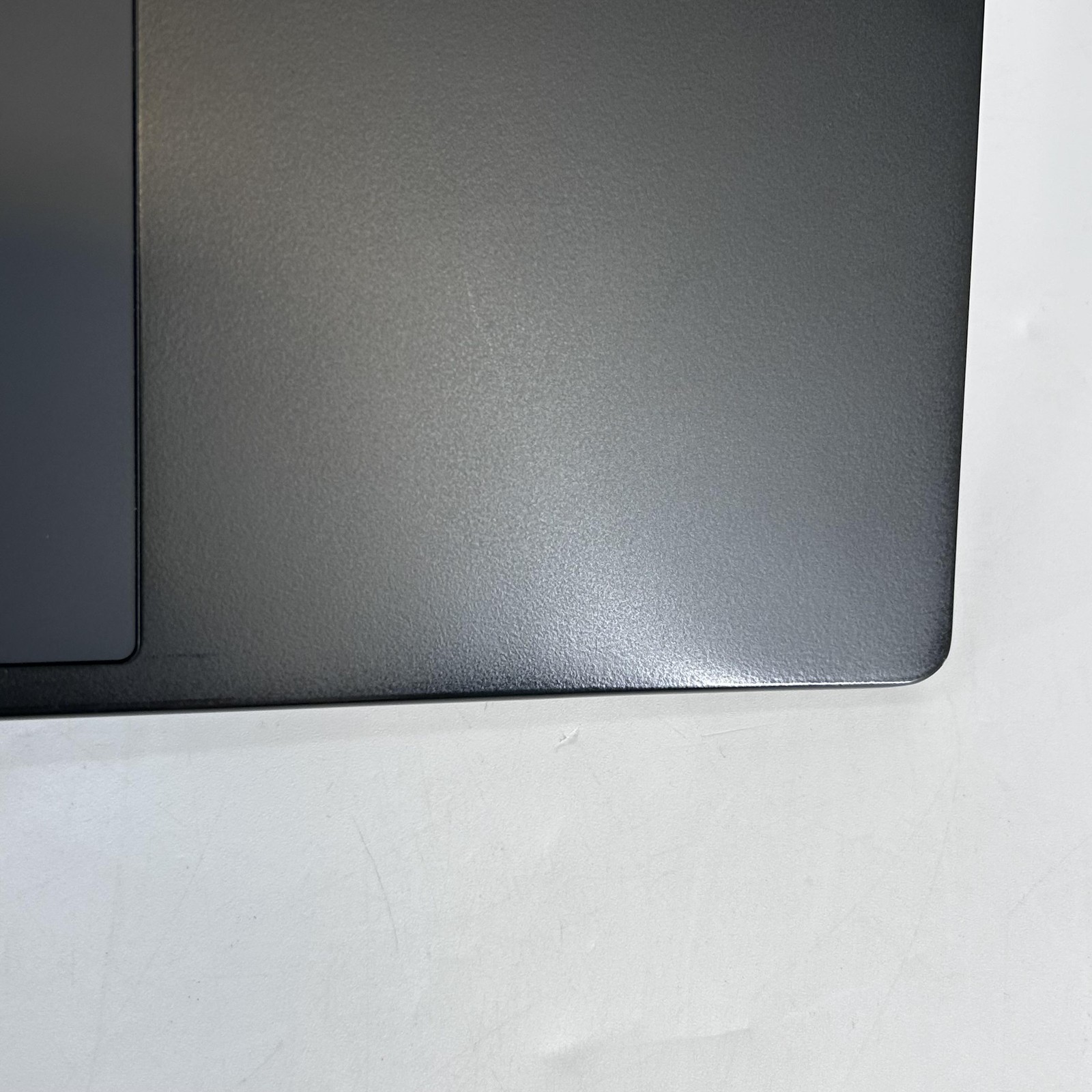 Asus ROG Zephyrus M16 GU604 16 240Hz QHD+ 2.6GHz i9-13900H 16GB 1TB SSD RTX 4070
