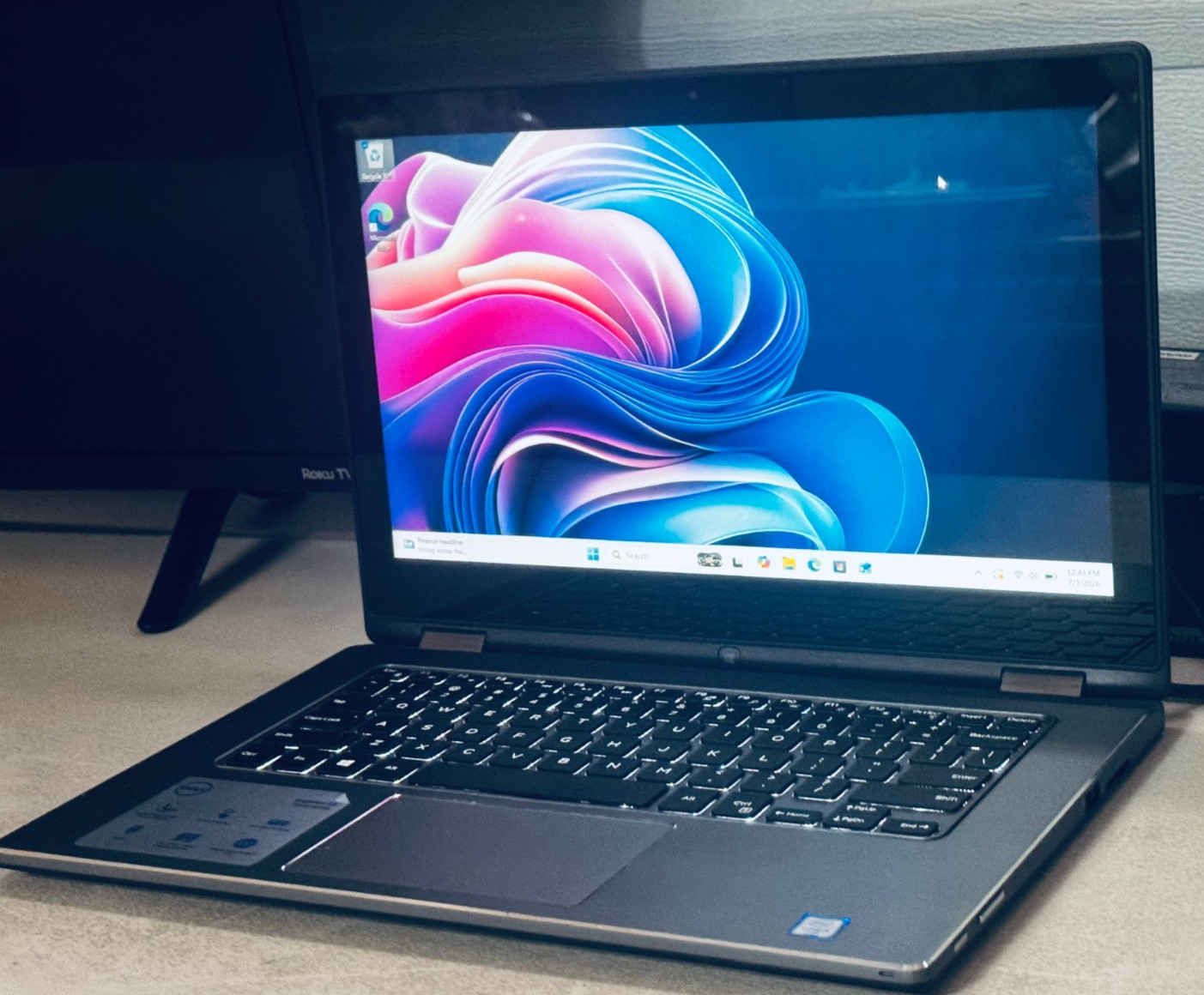 Dell Inspiron 2-in 1 Touch Laptop-Intel i5 6200U-8GB RAM-256GB WIN 11-Excellent