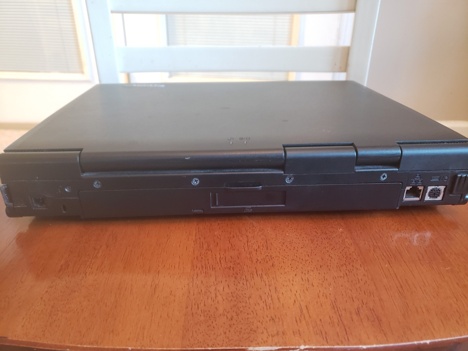 Very Rare Clevo Kapok 8500v Vintage Gaming Laptop P3 1ghz 768m AtiRage128 Winxp