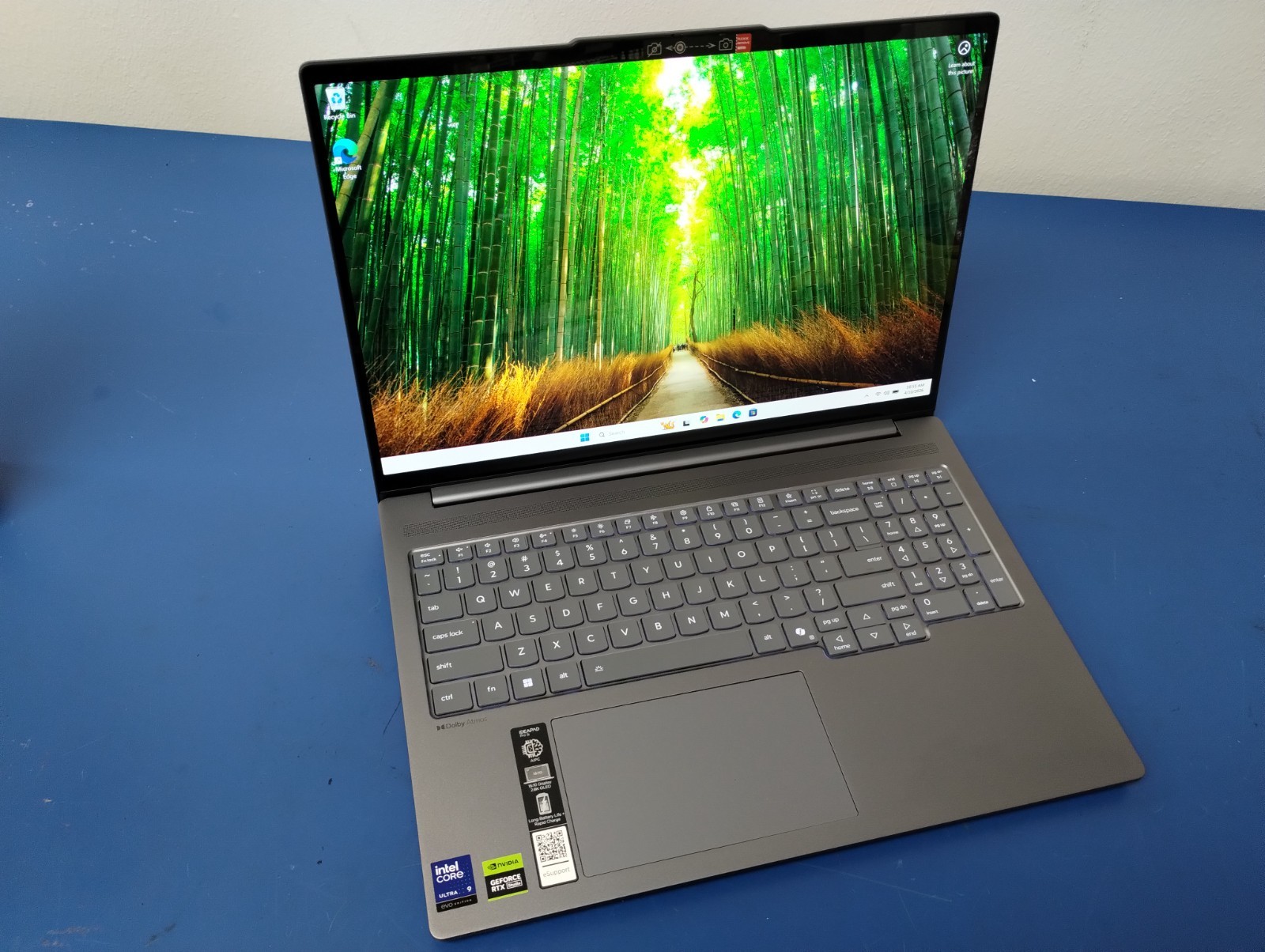 LENOVO IdeaPad Pro 5 16IAH10, Intel Core Ultra 9 285H, 32 GB RAM, 1 TB NVMe SSD