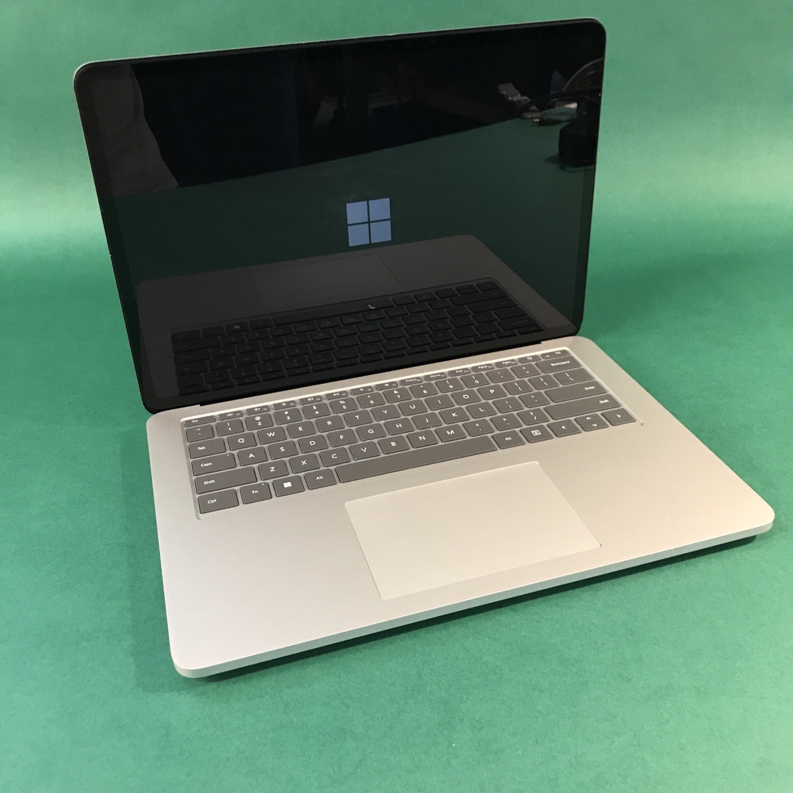 Microsoft Surface Laptop Studio 1964 i7-11370H 32GB RAM 2TB NVME RTX 3050 W11Pro