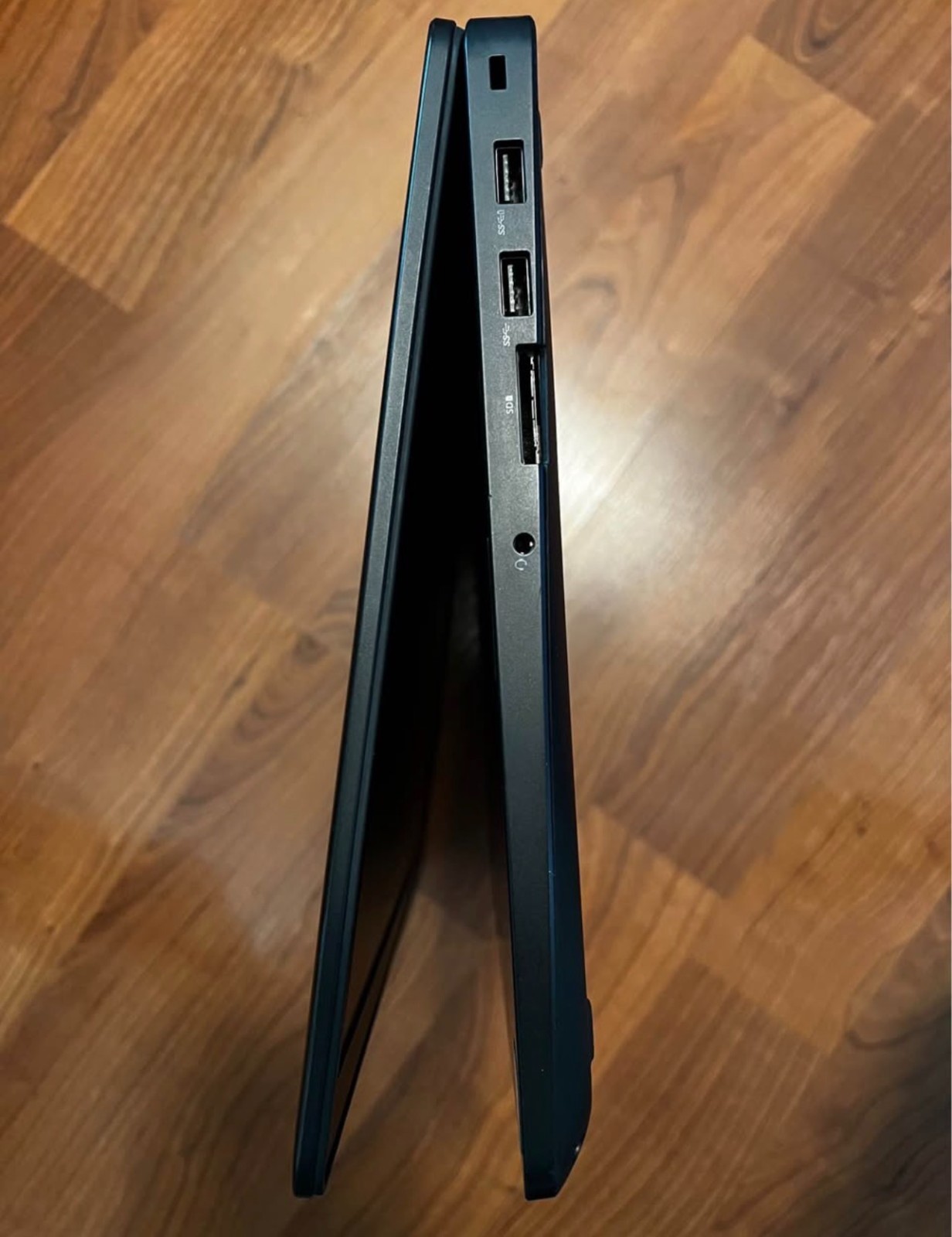 Dell Latitude E5570 CORE I5-6200U 2.30GHZ 16GB RAM 240GB SSD Win10 + A/C Adapter