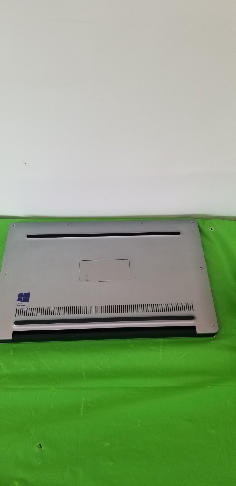 13.3″ Dell XPS 13 9360 Laptop i5-7200U @ 2.50GHz 8GB RAM 256GB SSD Win 11 Pro