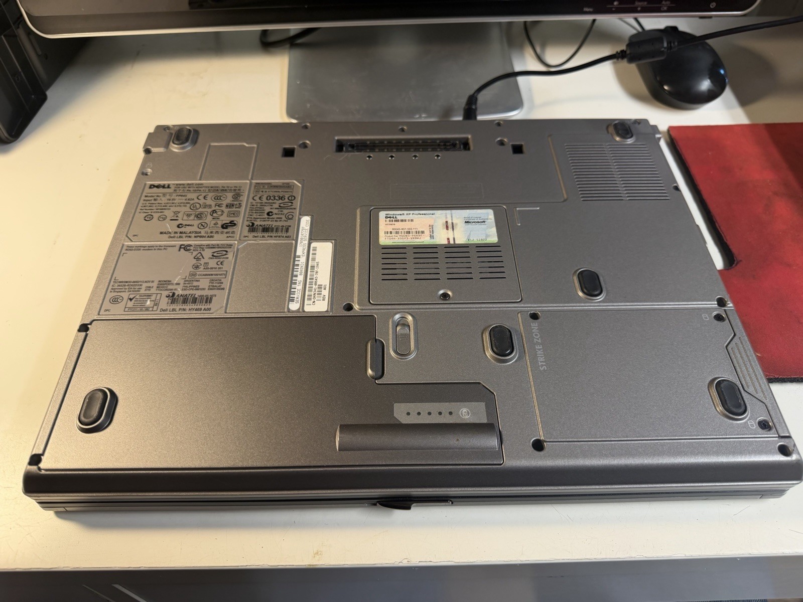 Dell D830 15.4”, Win10pro64, Intel CenDuo 1.80 40 GB 1.513 Gb Ram DVDRW #040