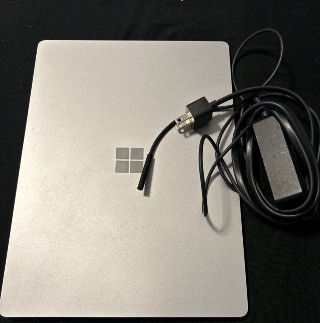 Microsoft Surface 13.5″(256GB SSD, Intel i7-7660U, 2.50GHz, 8GB RAM) Laptop –