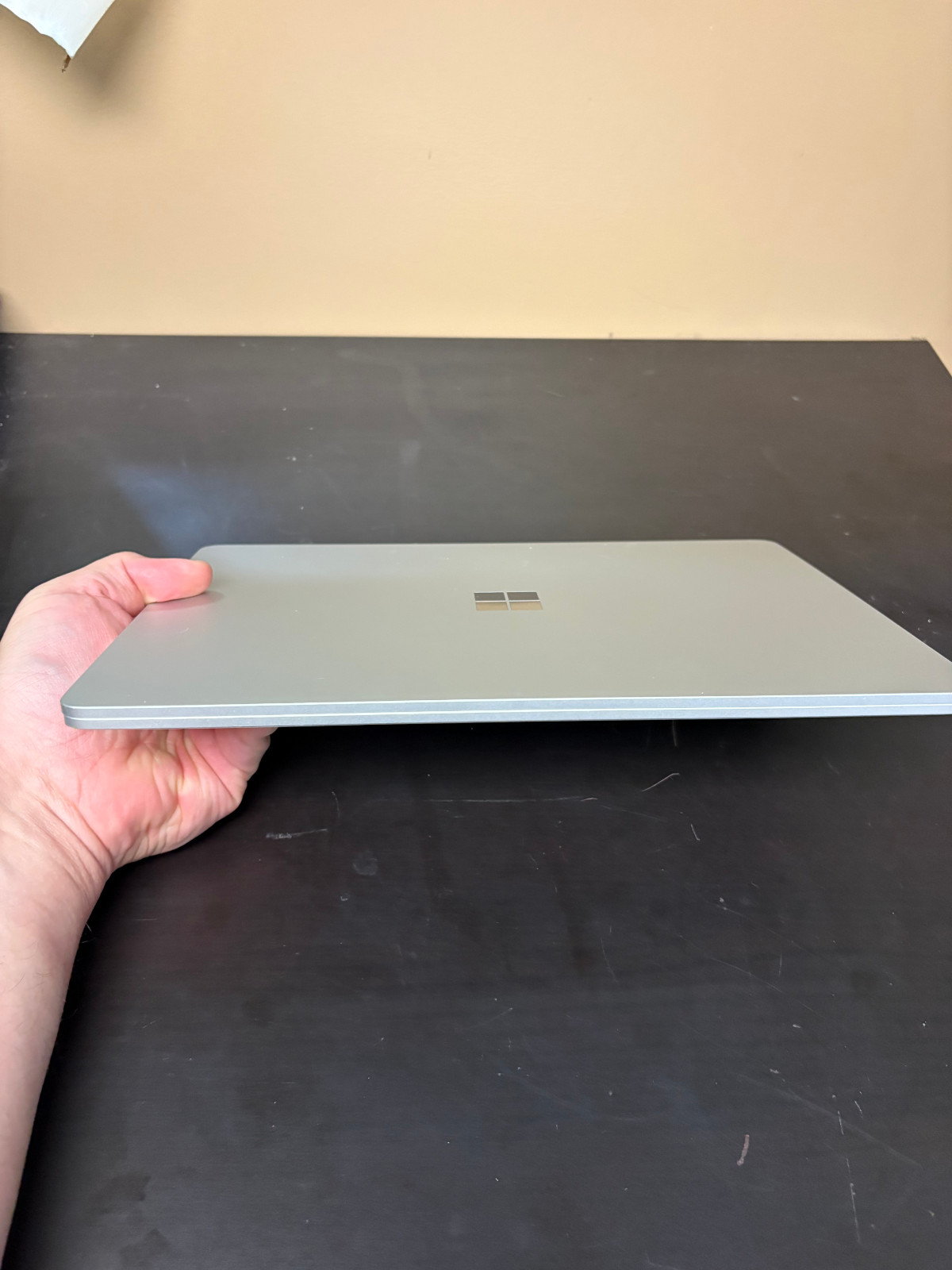 Microsoft Surface Laptop 7 13.8″ Snapdragon X Elite 3.4GHz 16GB RAM 500GB NVME