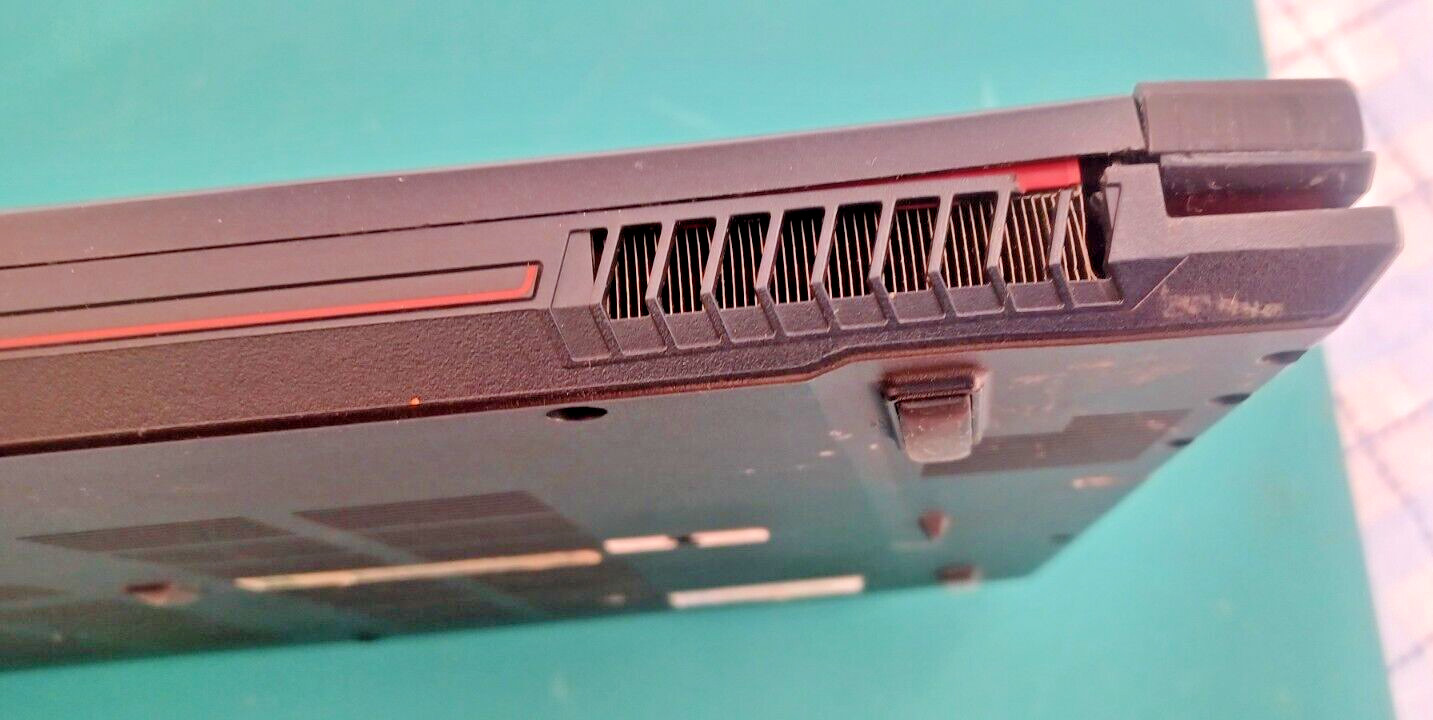 MSI MS-16J2 gaming laptop/ Windows 11 Super Lite/8 GB RAM/500 GB SSD/NEW BATTERY