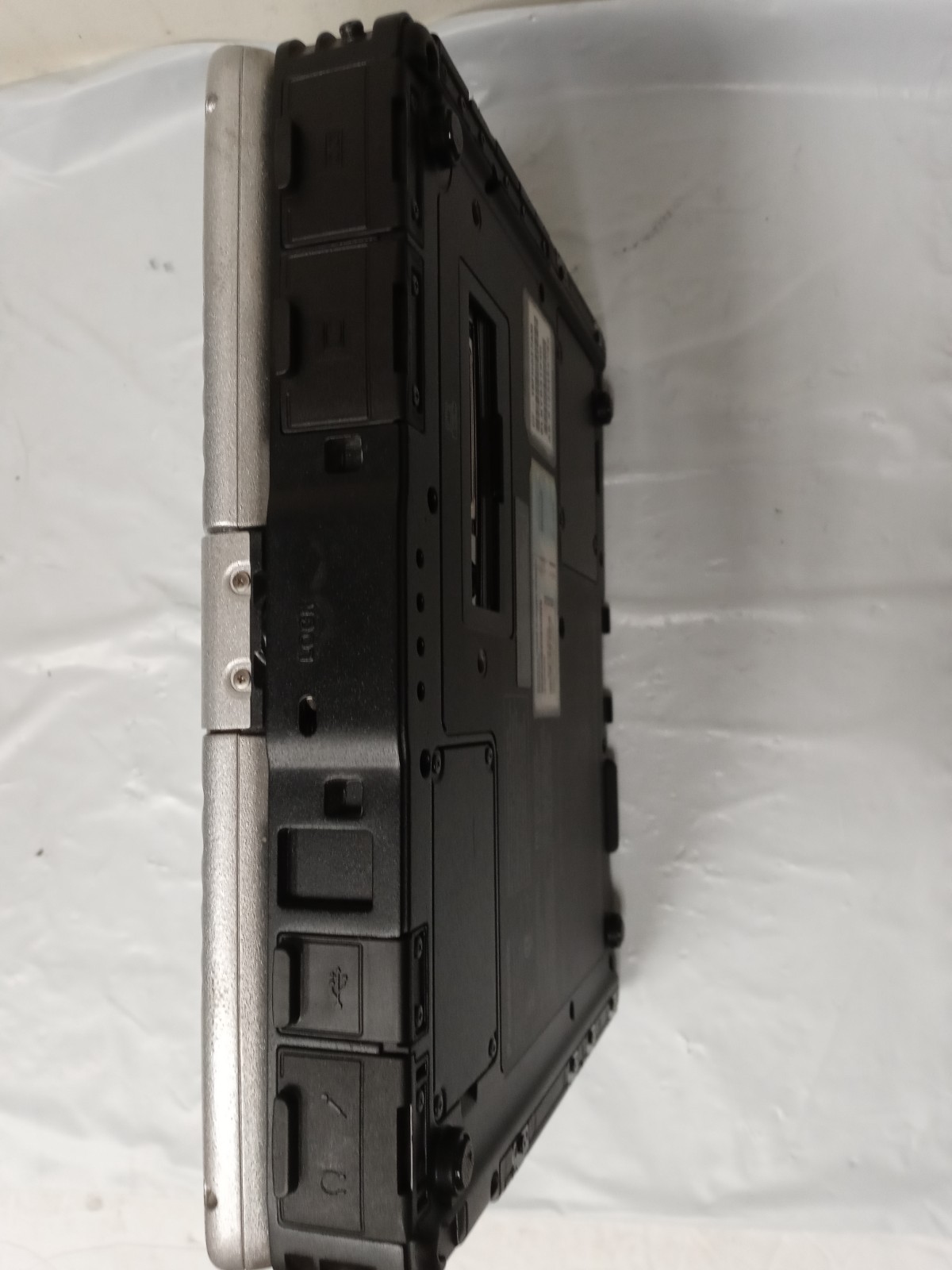 Panasonic ToughBook CF-19 Core 2 Duo U7500 @1.06GHz 1GB RAM 80GB HDD w/ Caddy
