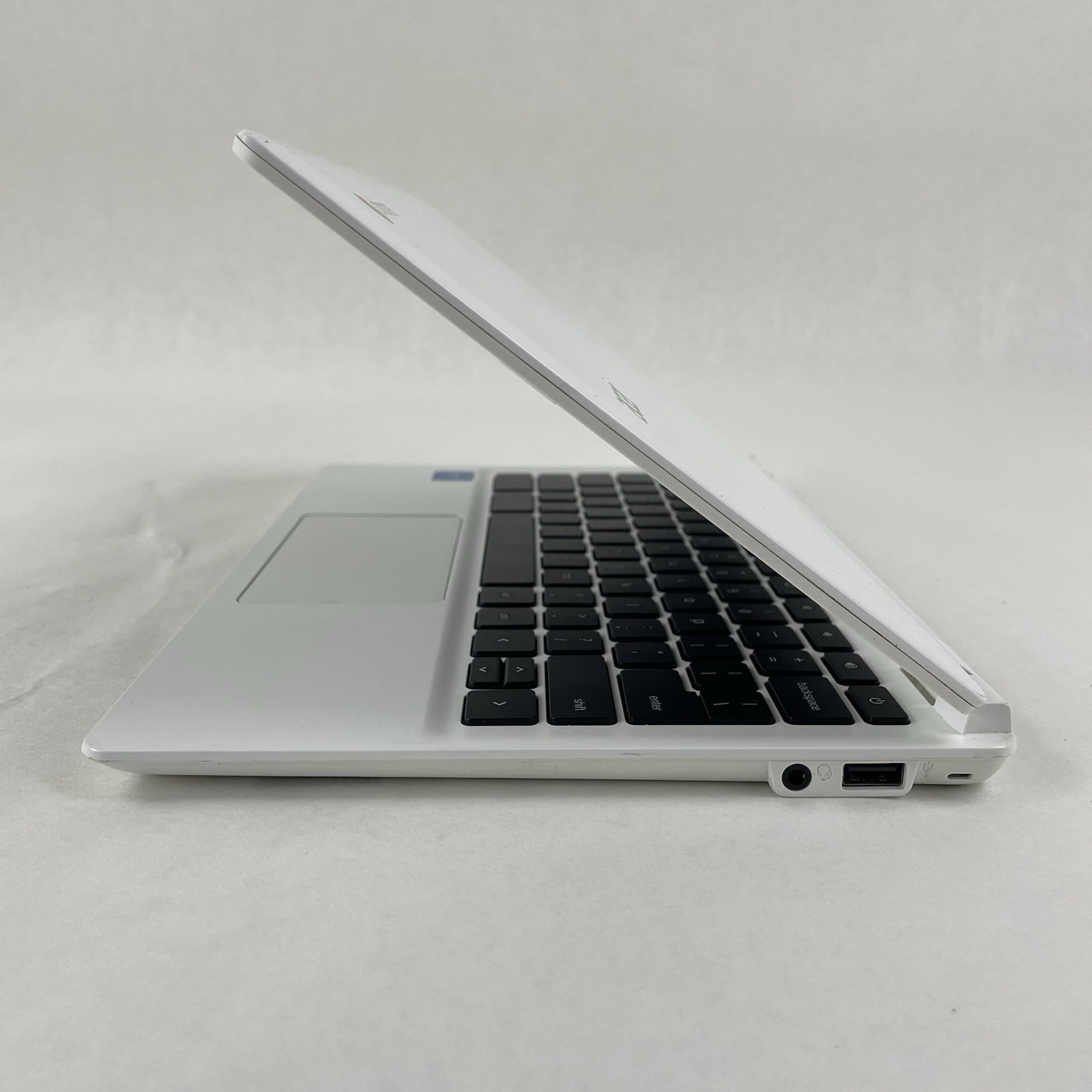 Acer CBS-111 11.6″ Celeron N2840 2.16 GHz 2 GB RAM 16 GB HDD No AC