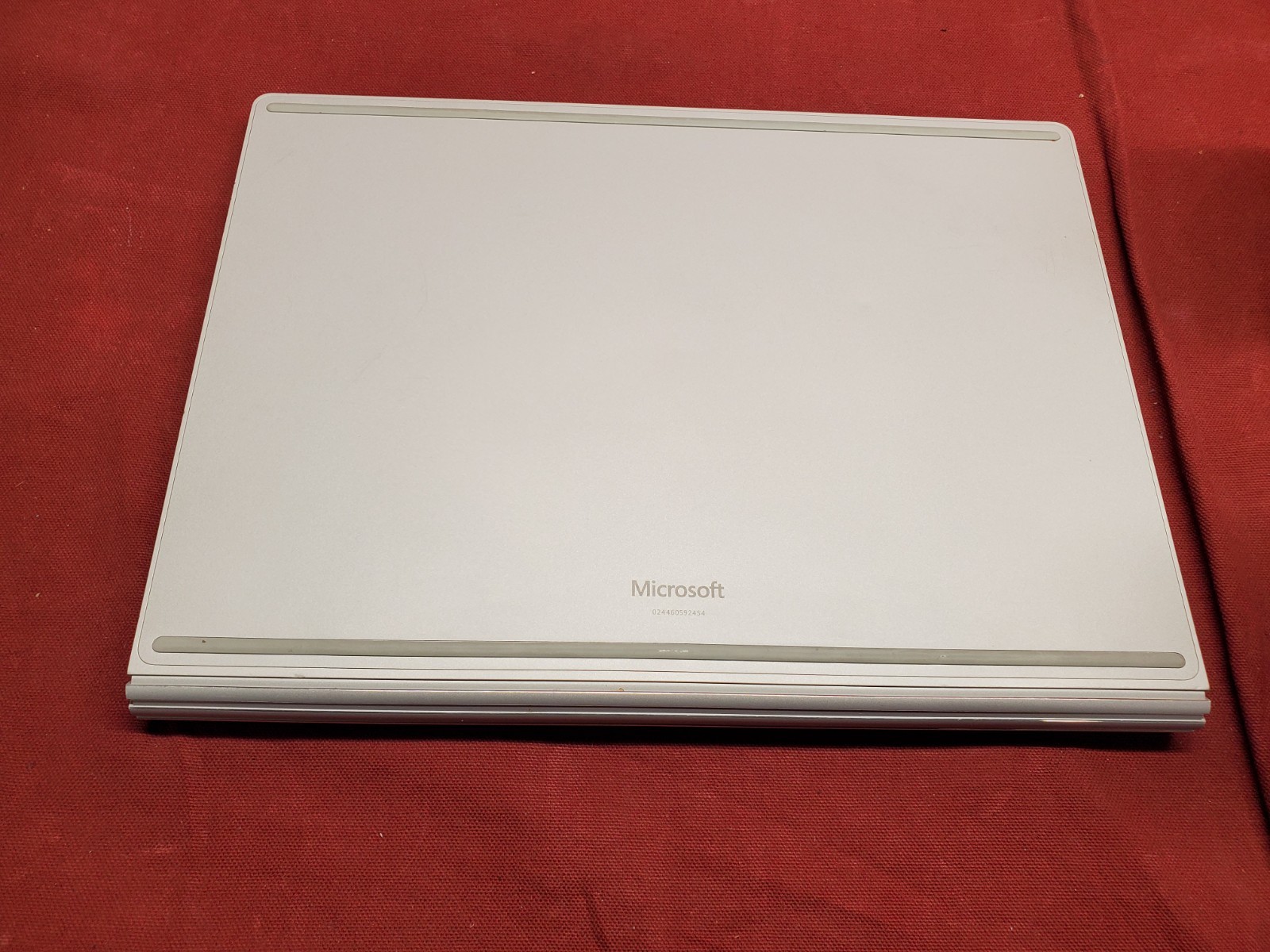 Microsoft Surface Book 2 13.5″ i5 8350U 1.70GHz/ 8GB / 256GB SSD #2933