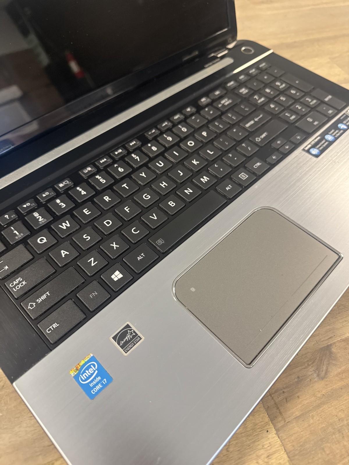 Toshiba Satellite S75-A7334 i7-4700MQ 2.4GHz *FOR PARTS! READ DESC!*