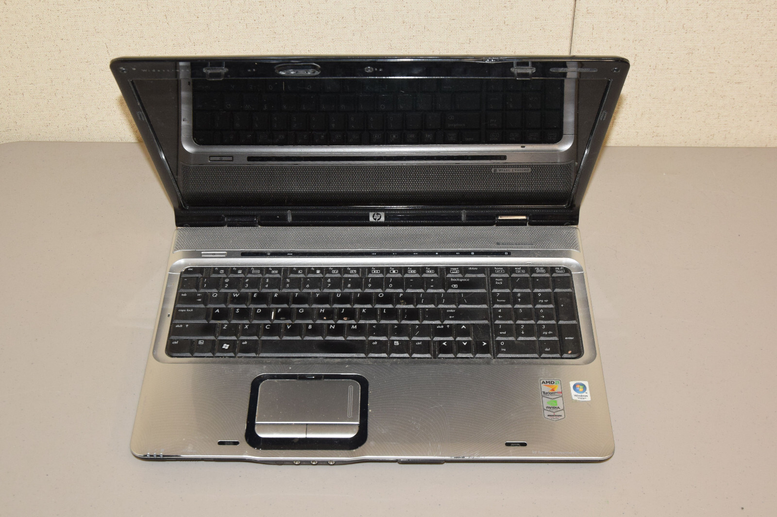Dead Junk HP Pavilion dv9000 dv9410us 17″ Laptop Incomplete AS IS Parts Repair