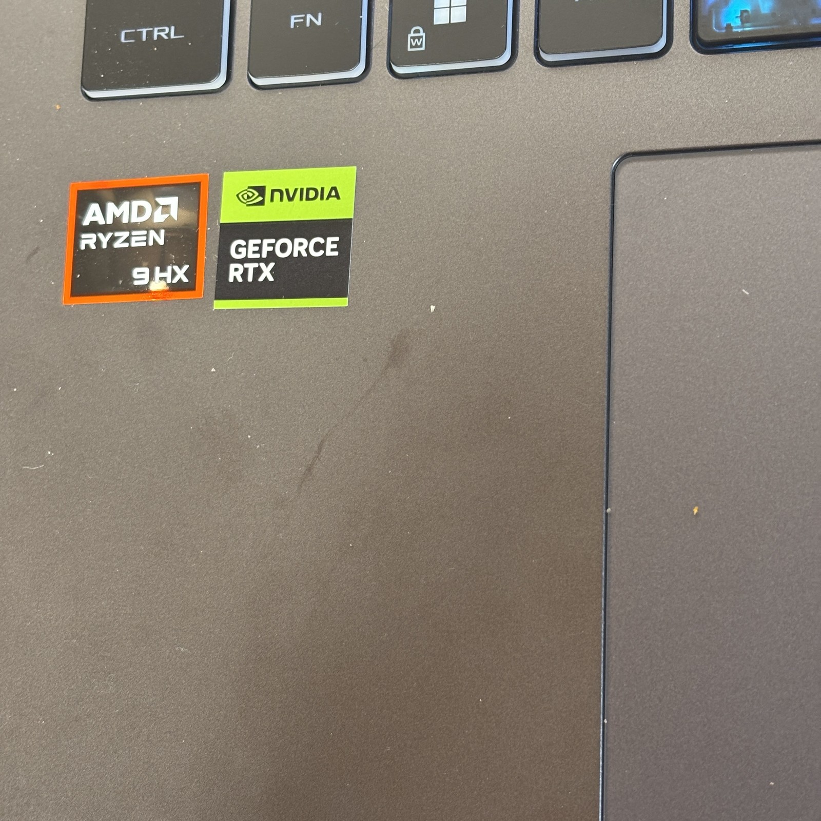 Asus ROG Strix G18 G814FP_G814FP AMD Ryzen 9 9955HX 2.5GHz 32GB RAM 1TB SSD 18″