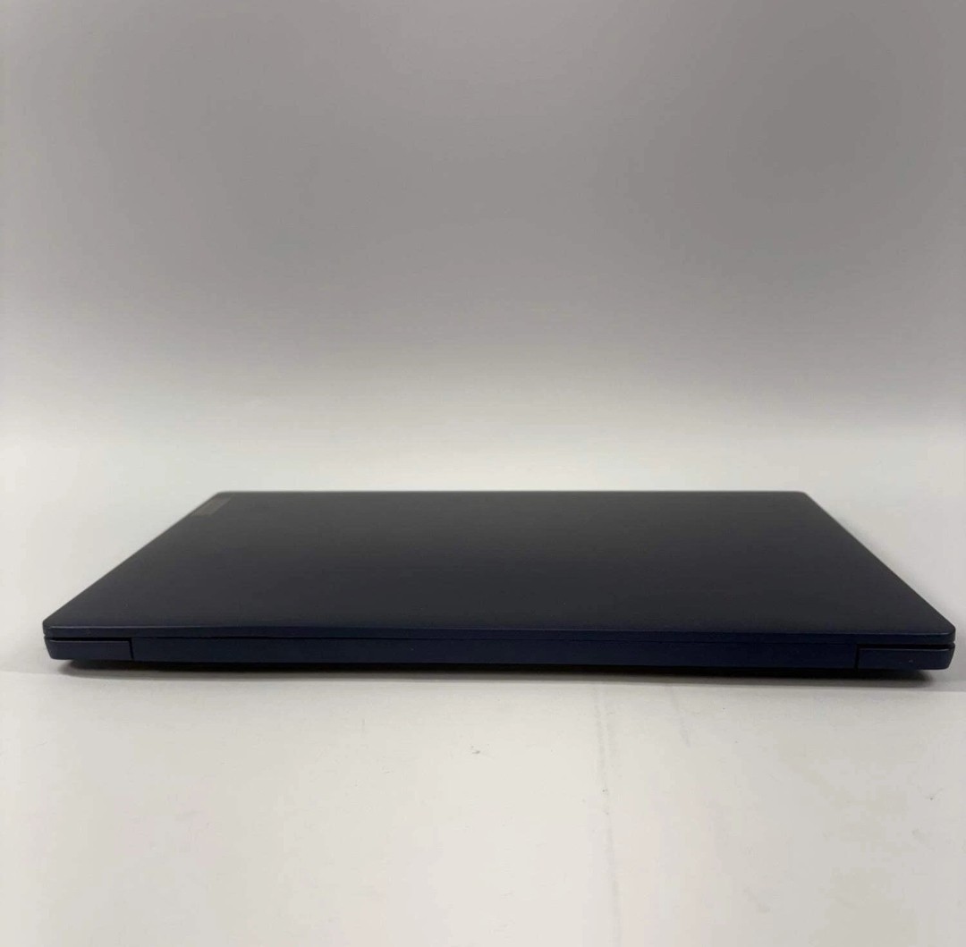Lenovo IdeaPad Slim 3 15ABR8 15.6″ Ryzen 7 7730U 2.0GHz 16GB RAM 512GB SSD